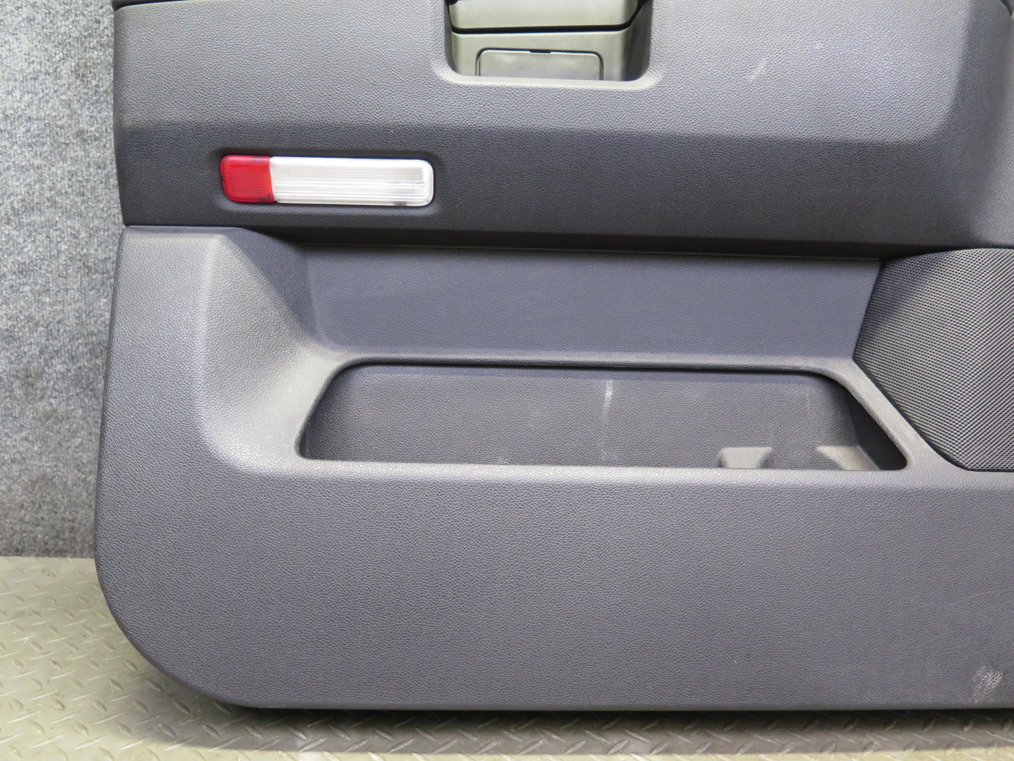 2008-2009 Hummer H2 Front Left Door Interior Trim Cover Panel Ebony