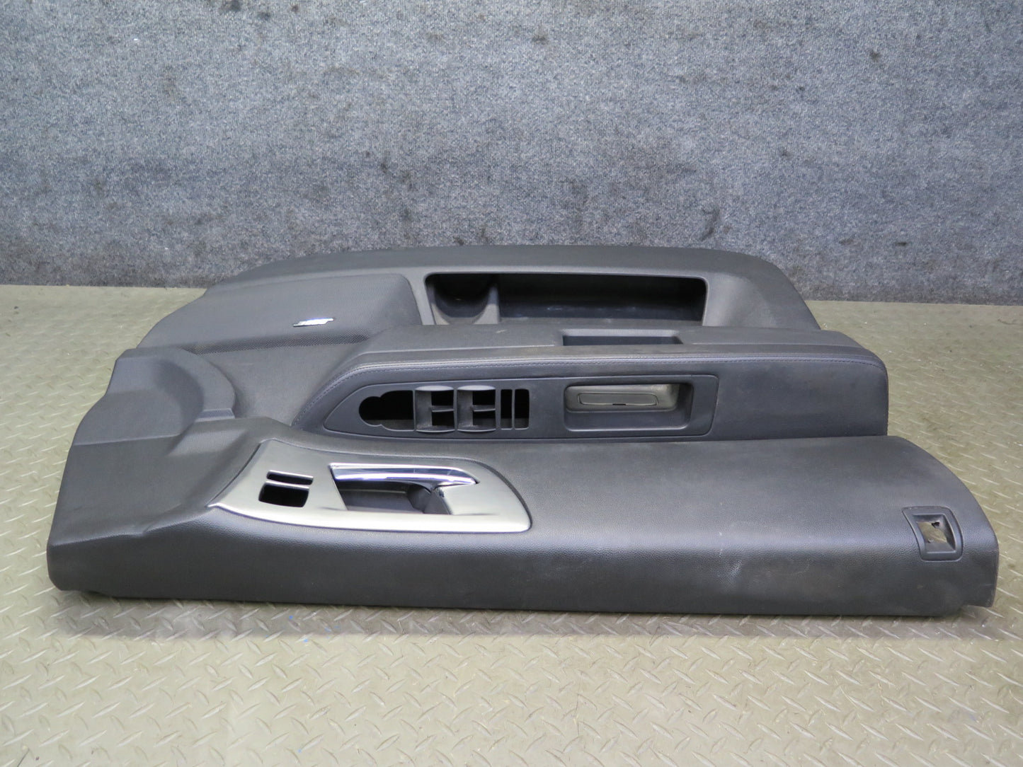 2008-2009 Hummer H2 Front Left Door Interior Trim Cover Panel Ebony