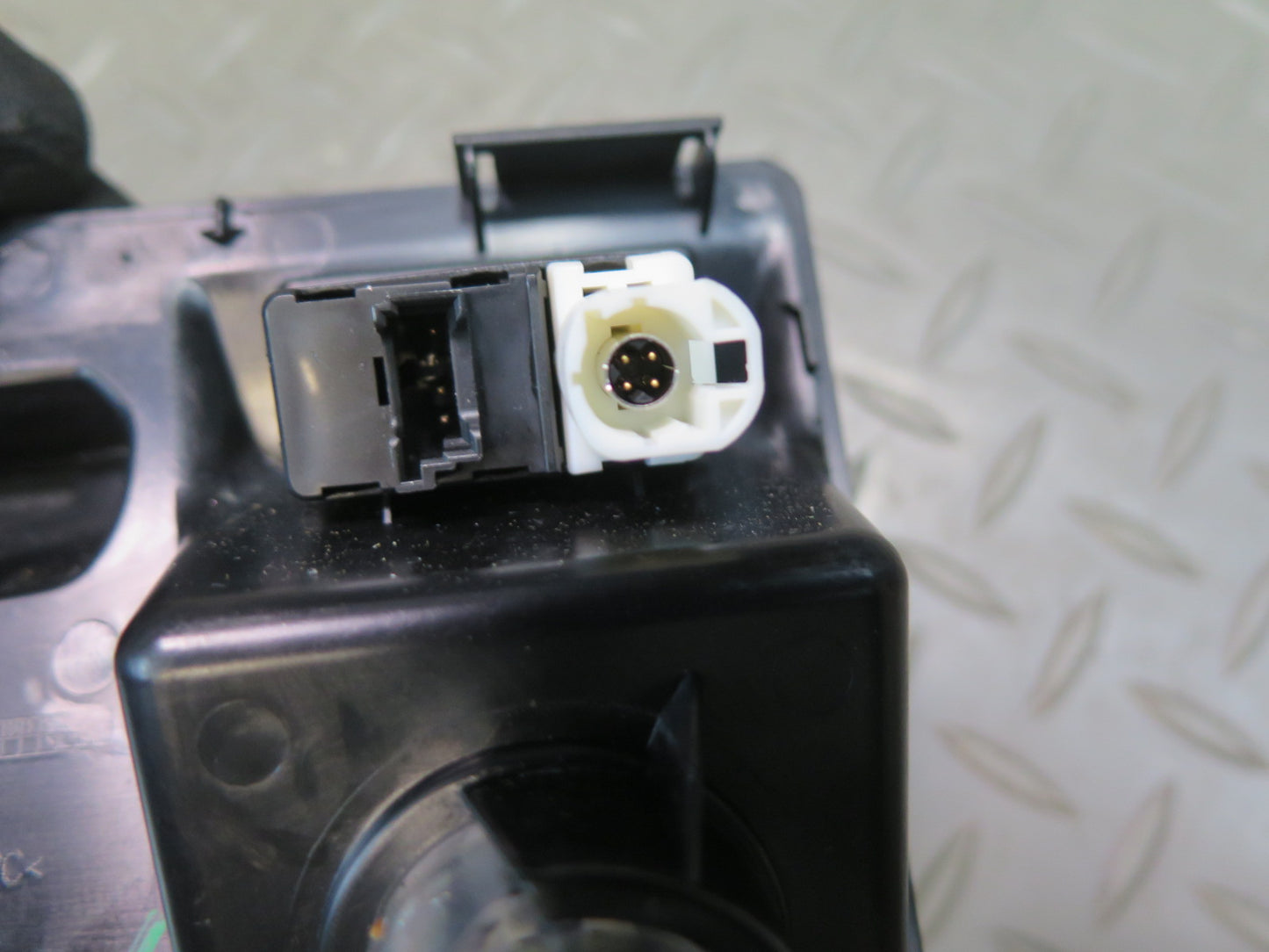 2014-2018 BMW F15 X5 Center Console USB Port AUX Audio Input  Power Outlet