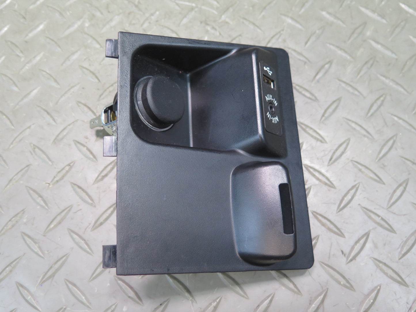 2014-2018 BMW F15 X5 Center Console USB Port AUX Audio Input  Power Outlet