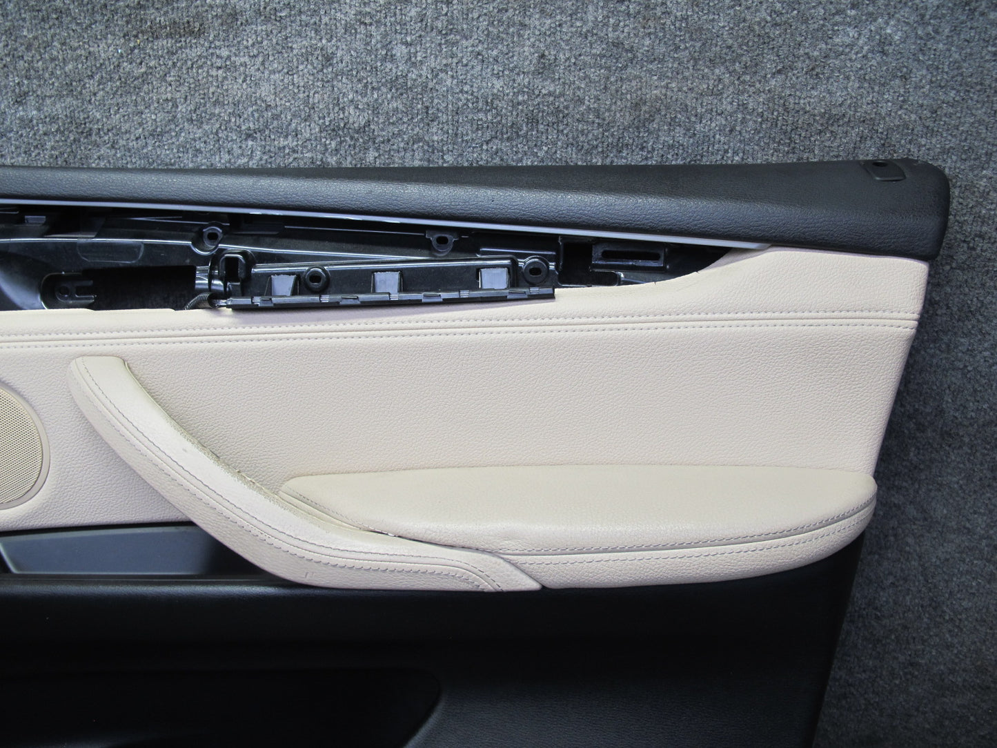 2014-2018 BMW F15 X5 Front Right Door Interior Trim Panel Cover w Window Switch