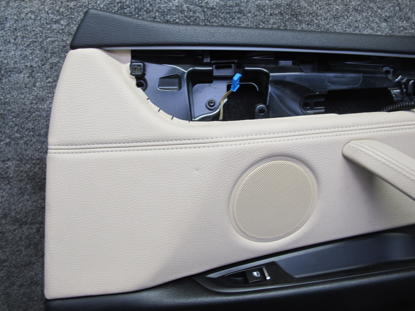 2014-2018 BMW F15 X5 Front Right Door Interior Trim Panel Cover w Window Switch