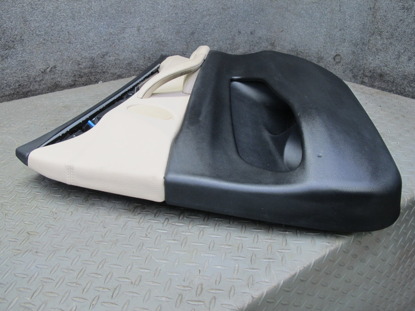 2014-2018 BMW F15 X5 Front Right Door Interior Trim Panel Cover w Window Switch