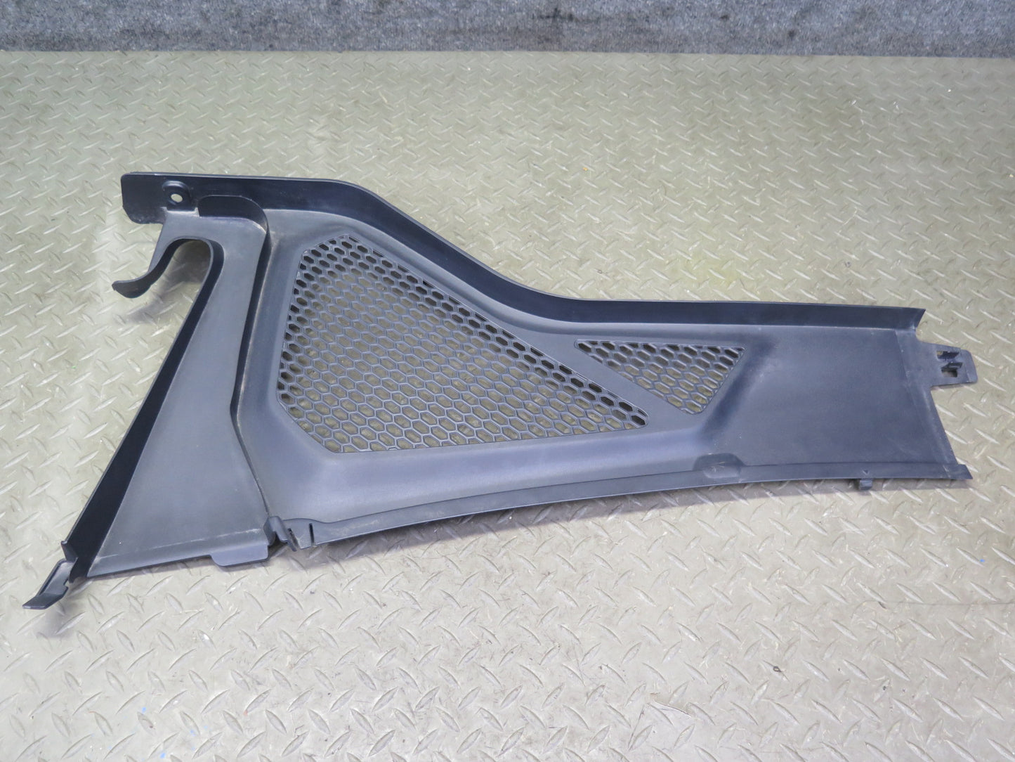 2014-2018 BMW F15 X5 Front Left & Right Windshield Vent Cowl Trim Panel Set of 2