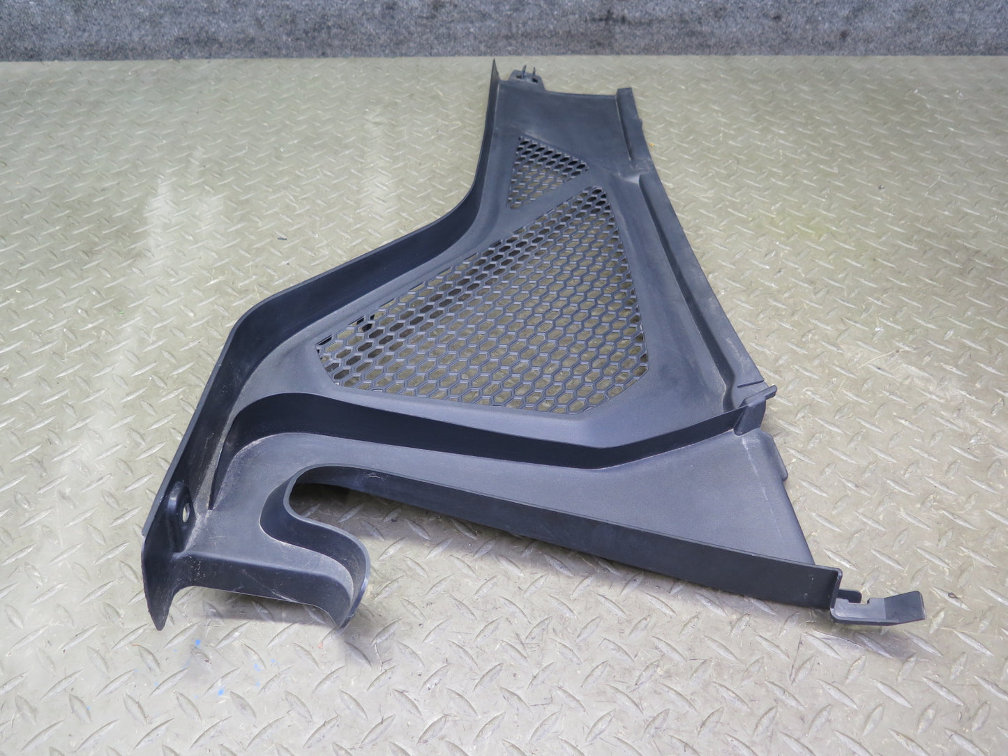 2014-2018 BMW F15 X5 Front Left & Right Windshield Vent Cowl Trim Panel Set of 2