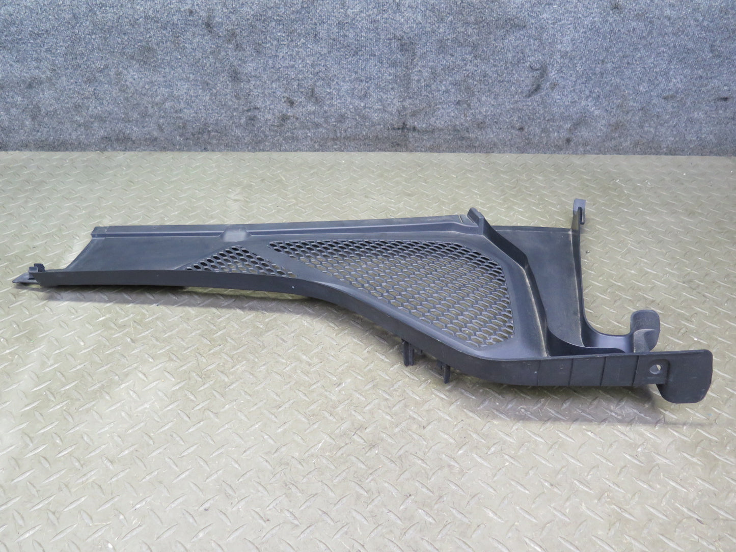 2014-2018 BMW F15 X5 Front Left & Right Windshield Vent Cowl Trim Panel Set of 2