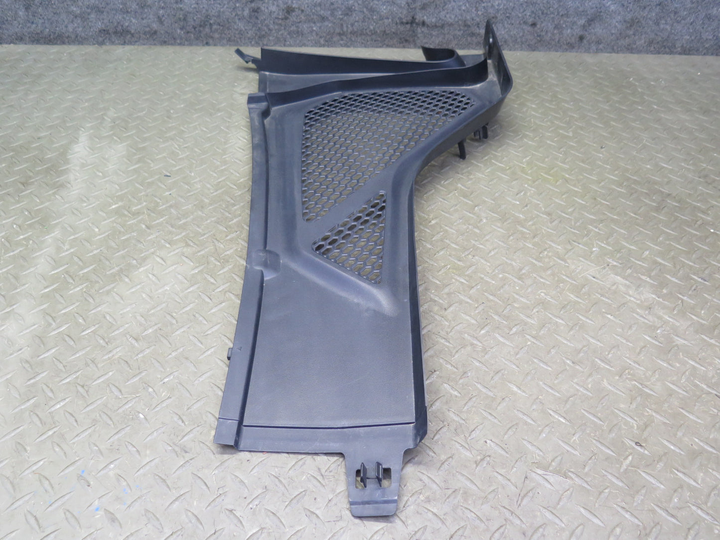 2014-2018 BMW F15 X5 Front Left & Right Windshield Vent Cowl Trim Panel Set of 2