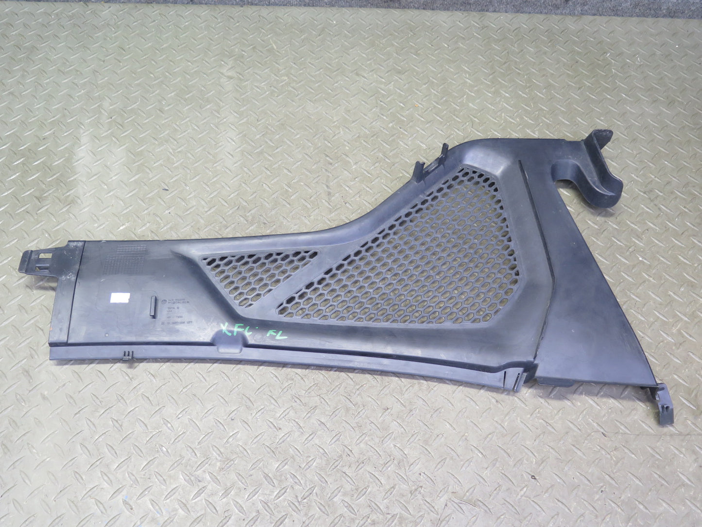 2014-2018 BMW F15 X5 Front Left & Right Windshield Vent Cowl Trim Panel Set of 2
