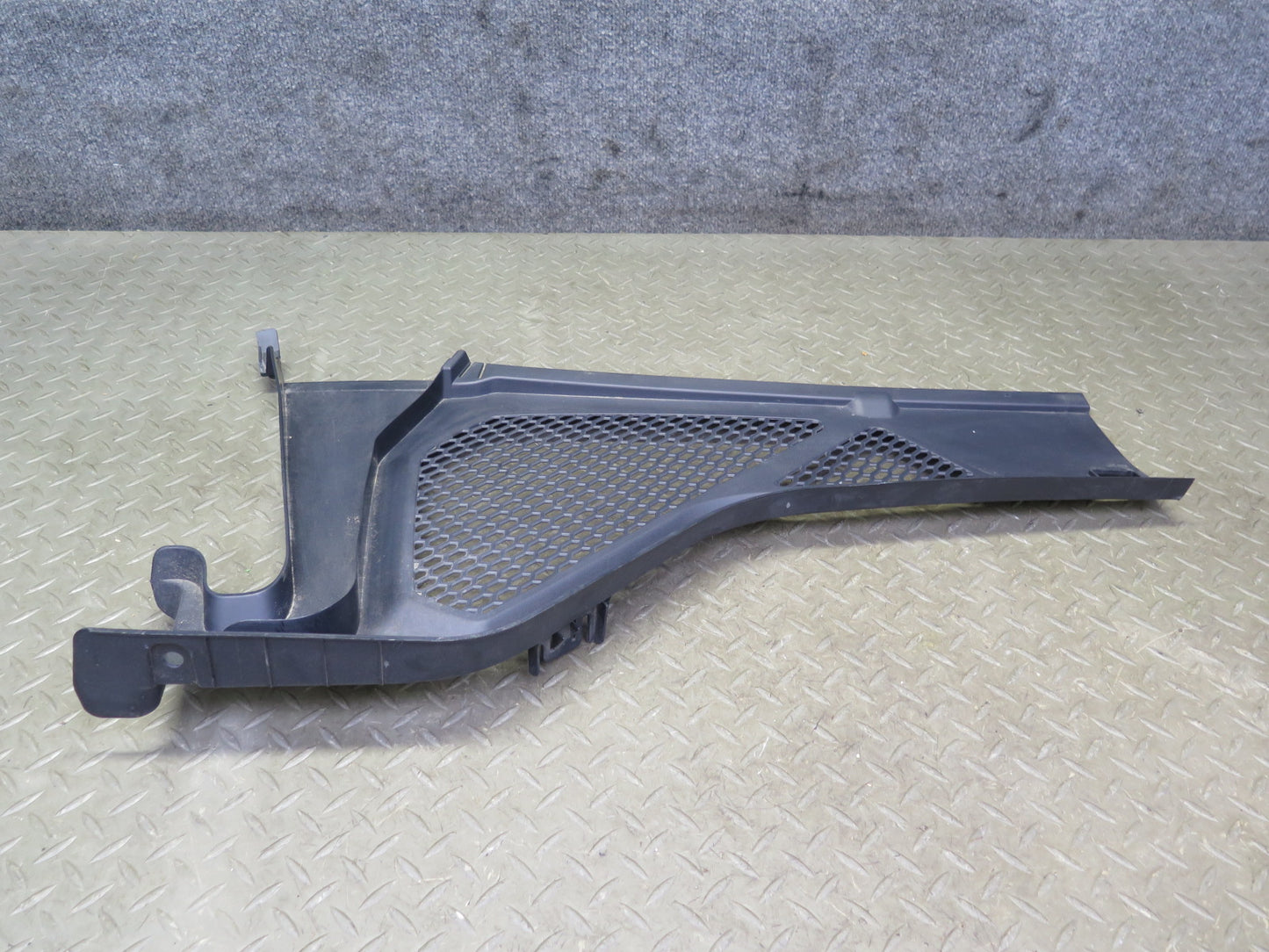 2014-2018 BMW F15 X5 Front Left & Right Windshield Vent Cowl Trim Panel Set of 2