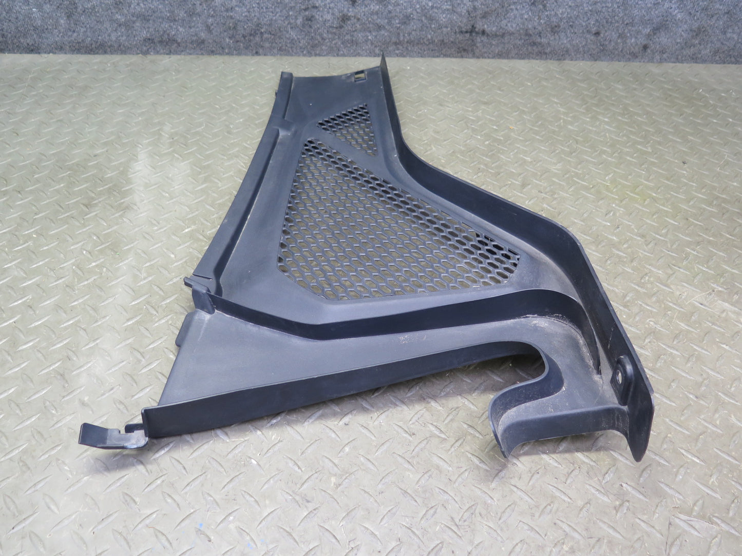 2014-2018 BMW F15 X5 Front Left & Right Windshield Vent Cowl Trim Panel Set of 2