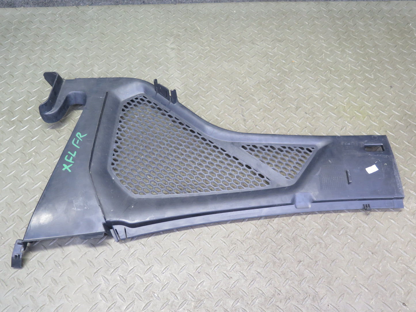 2014-2018 BMW F15 X5 Front Left & Right Windshield Vent Cowl Trim Panel Set of 2