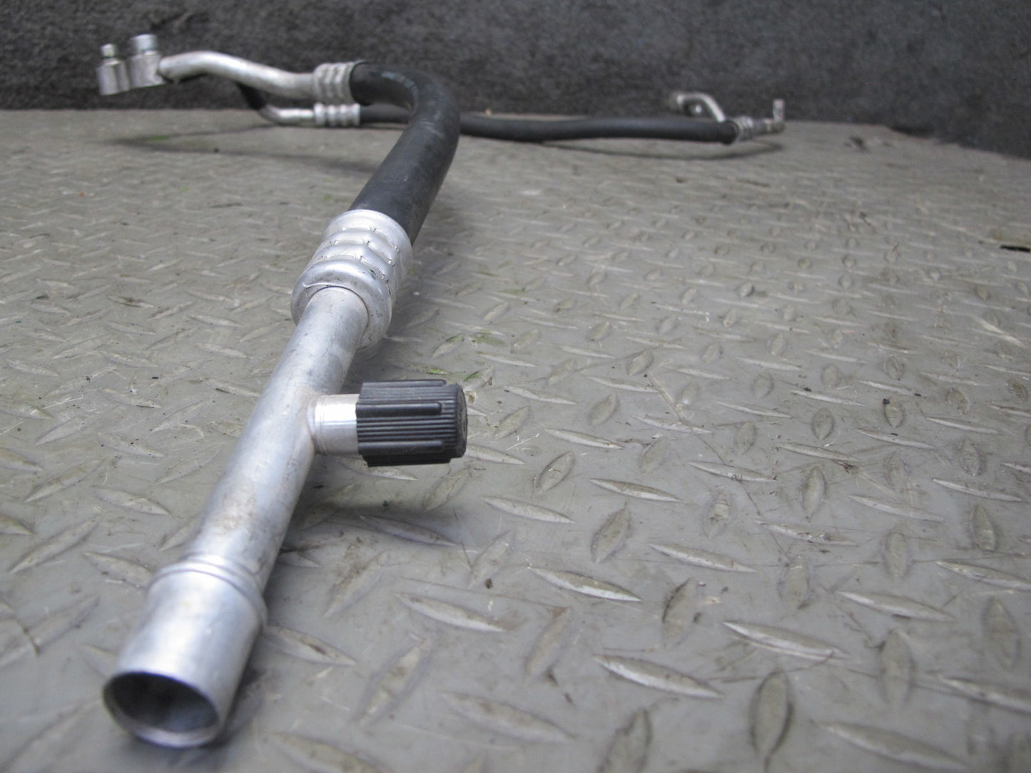 2004-2005 Cadillac XLR  A/C Air Conditioning Hose Line Pipe Set