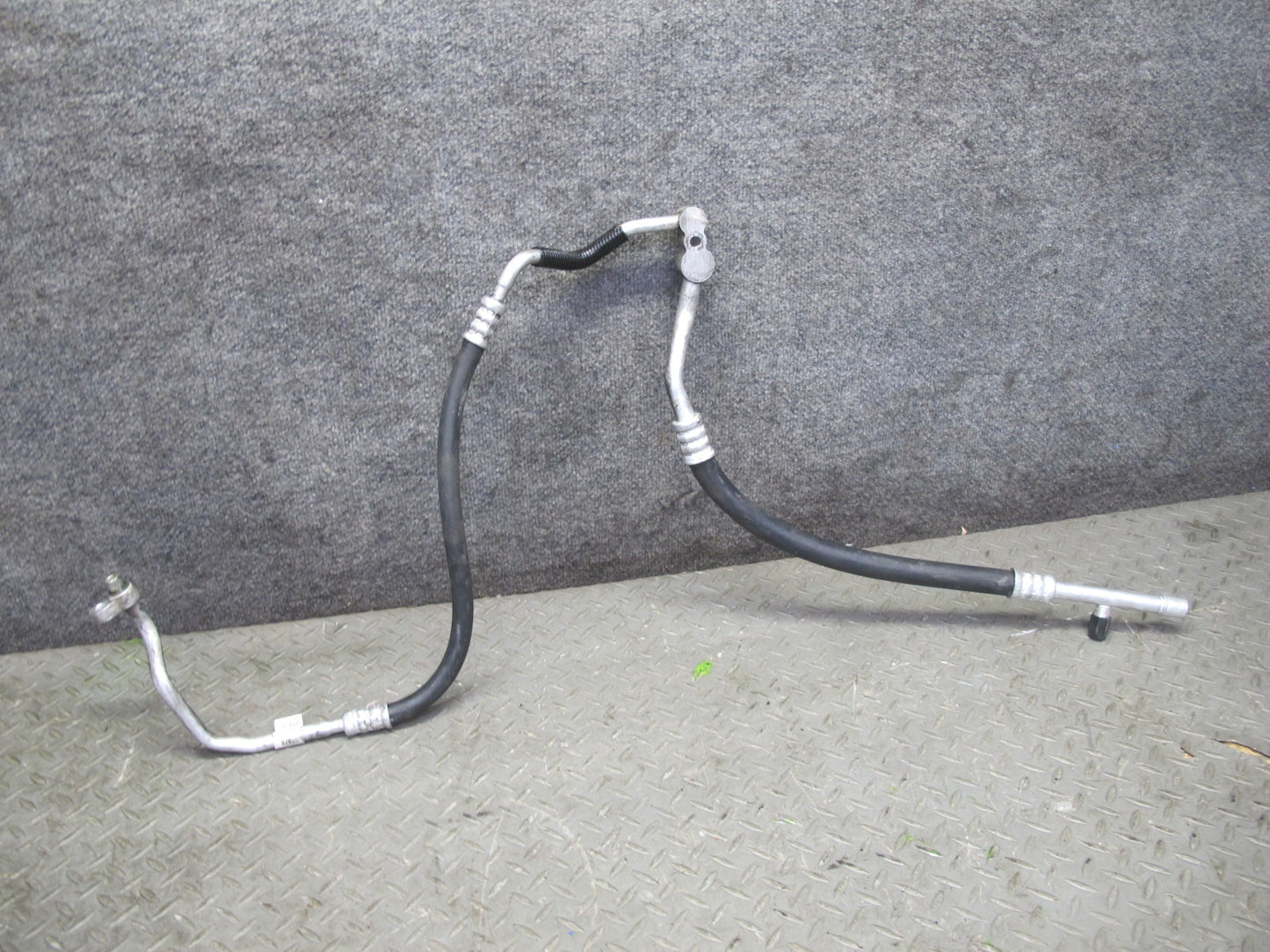 2004-2005 Cadillac XLR  A/C Air Conditioning Hose Line Pipe Set