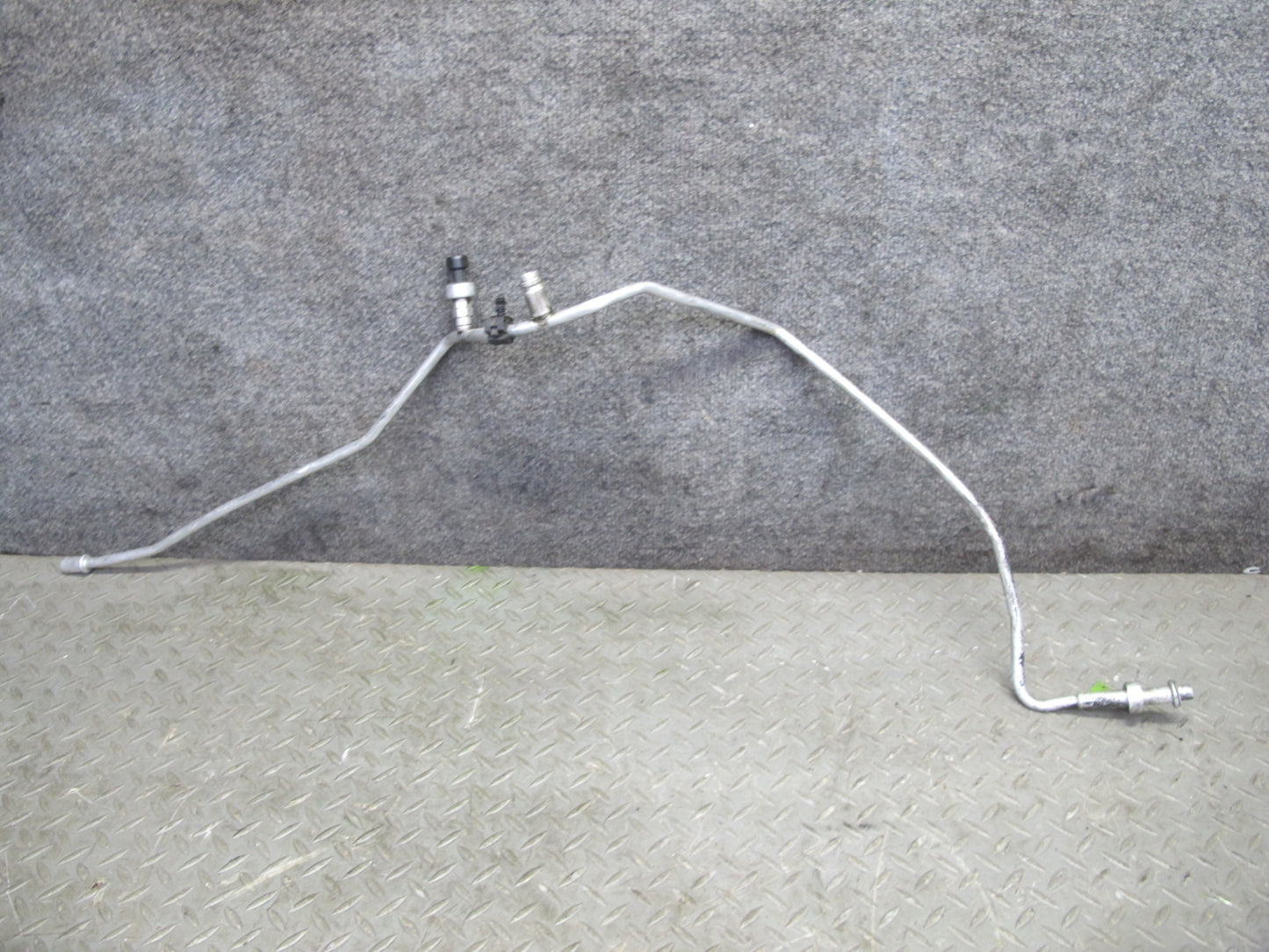 2004-2005 Cadillac XLR  A/C Air Conditioning Hose Line Pipe Set