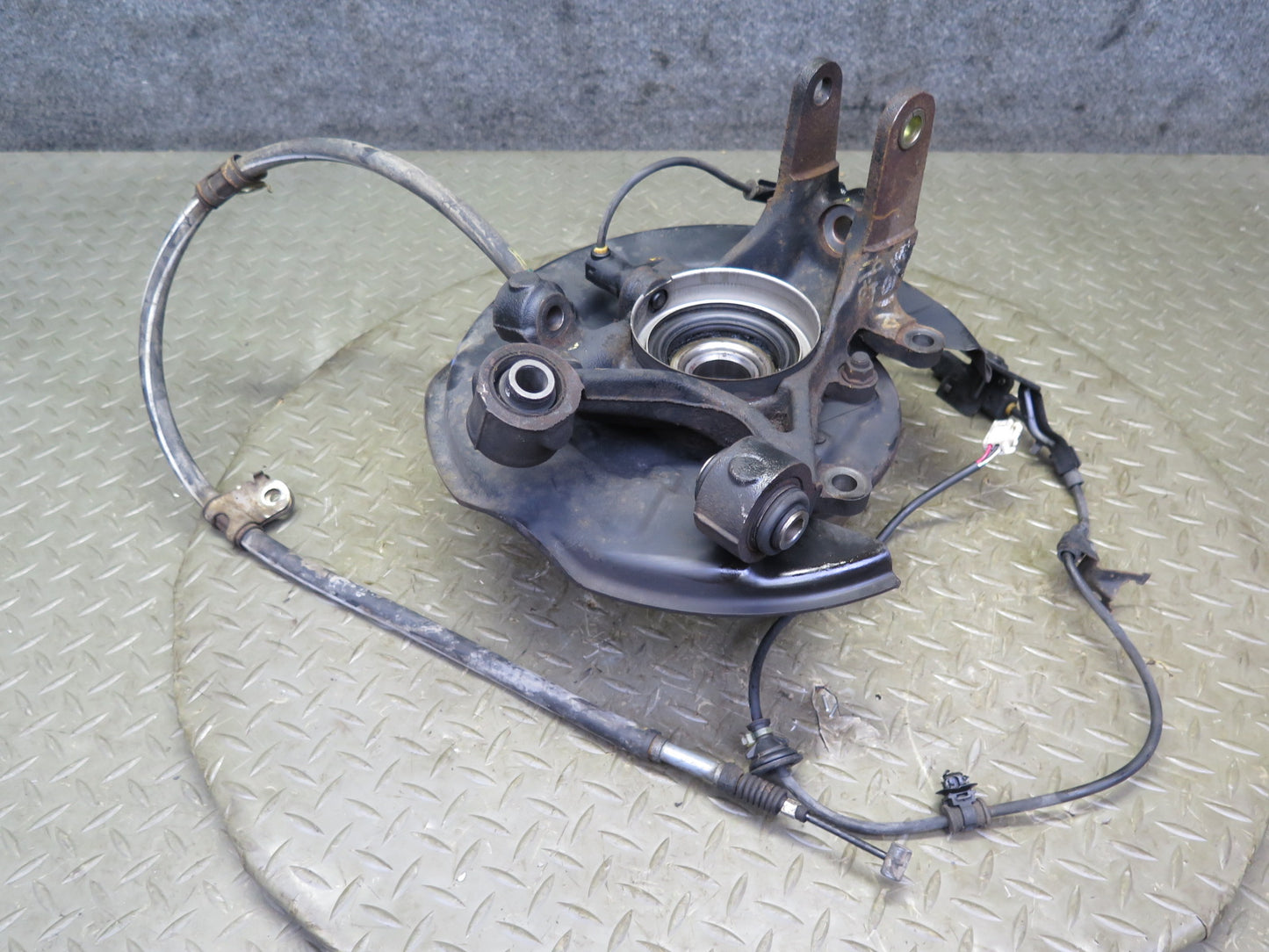 98-00 Lexus UCF20L LS400 Rear Right Spindle Knuckle Wheel Hub Bearing OEM