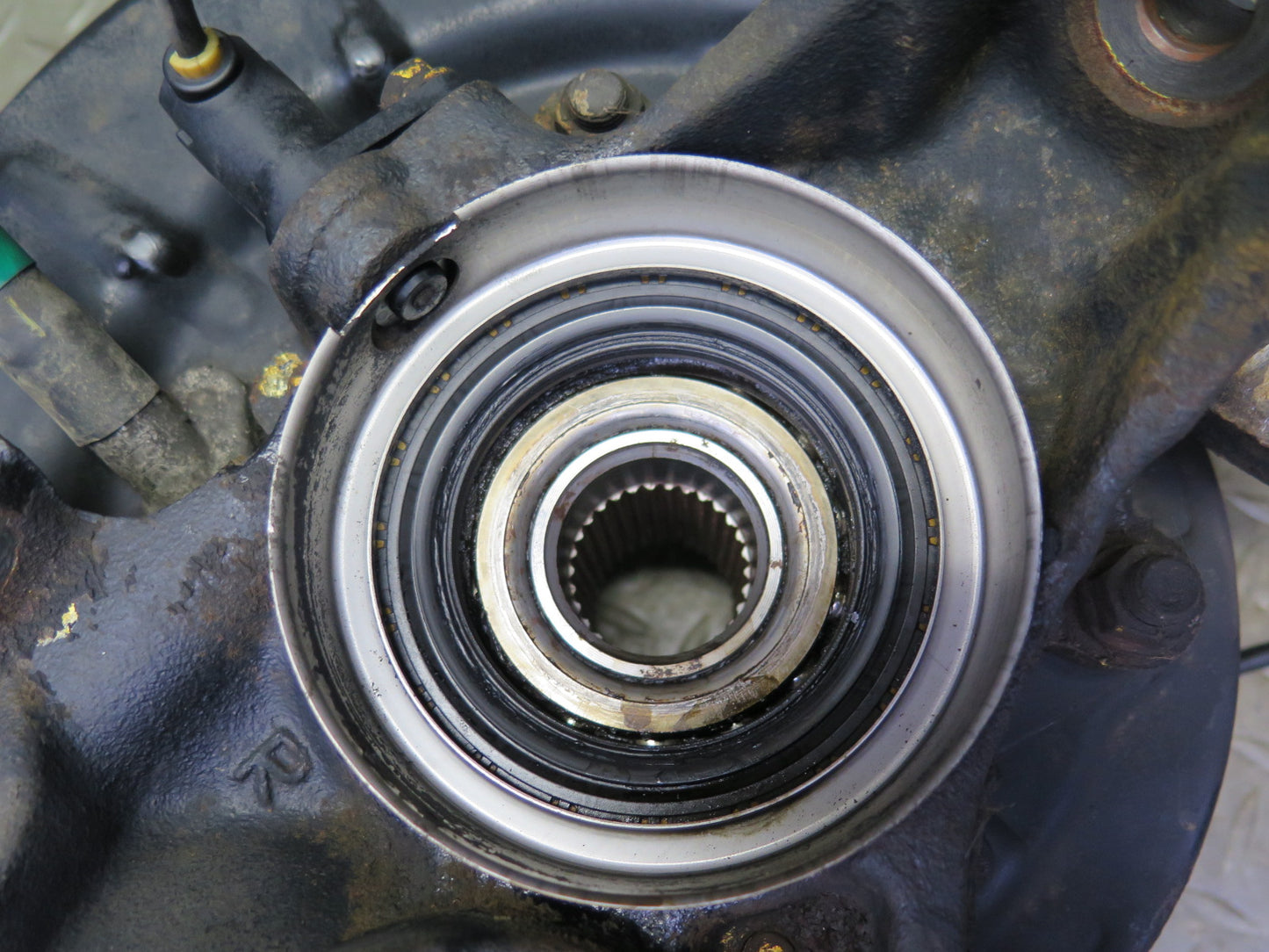 98-00 Lexus UCF20L LS400 Rear Right Spindle Knuckle Wheel Hub Bearing OEM