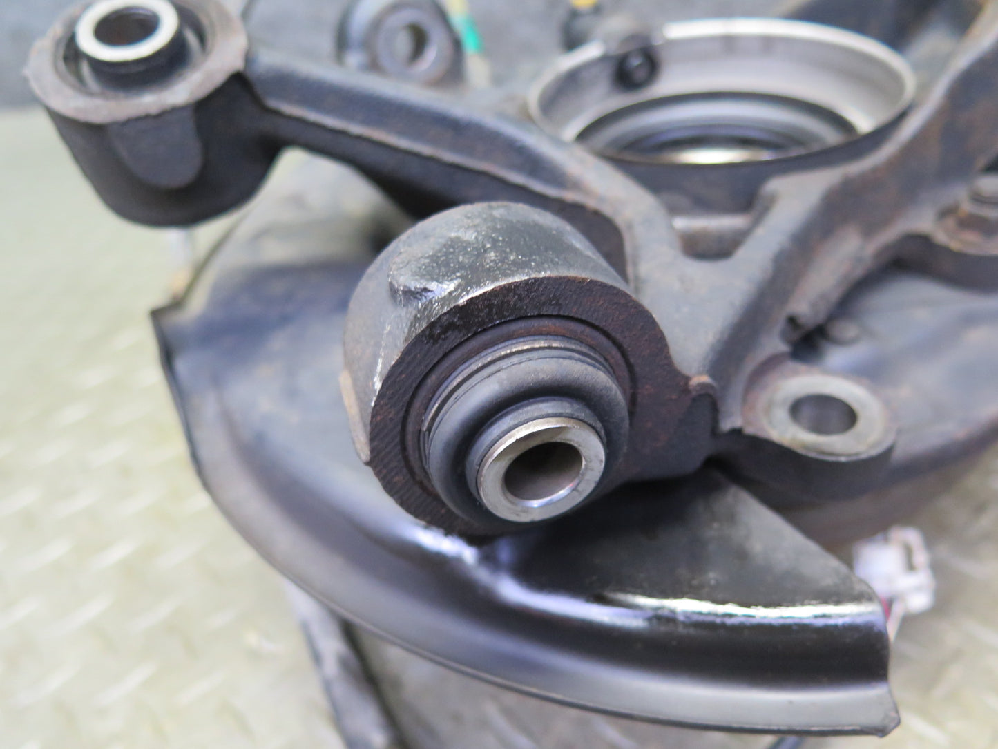 98-00 Lexus UCF20L LS400 Rear Right Spindle Knuckle Wheel Hub Bearing OEM