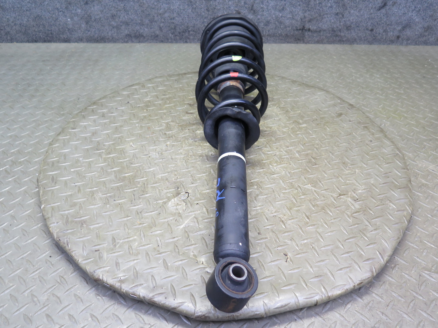 98-00 Lexus UCF20L LS400 RWD Set of 2 Rear Strut Shock Absorber OEM