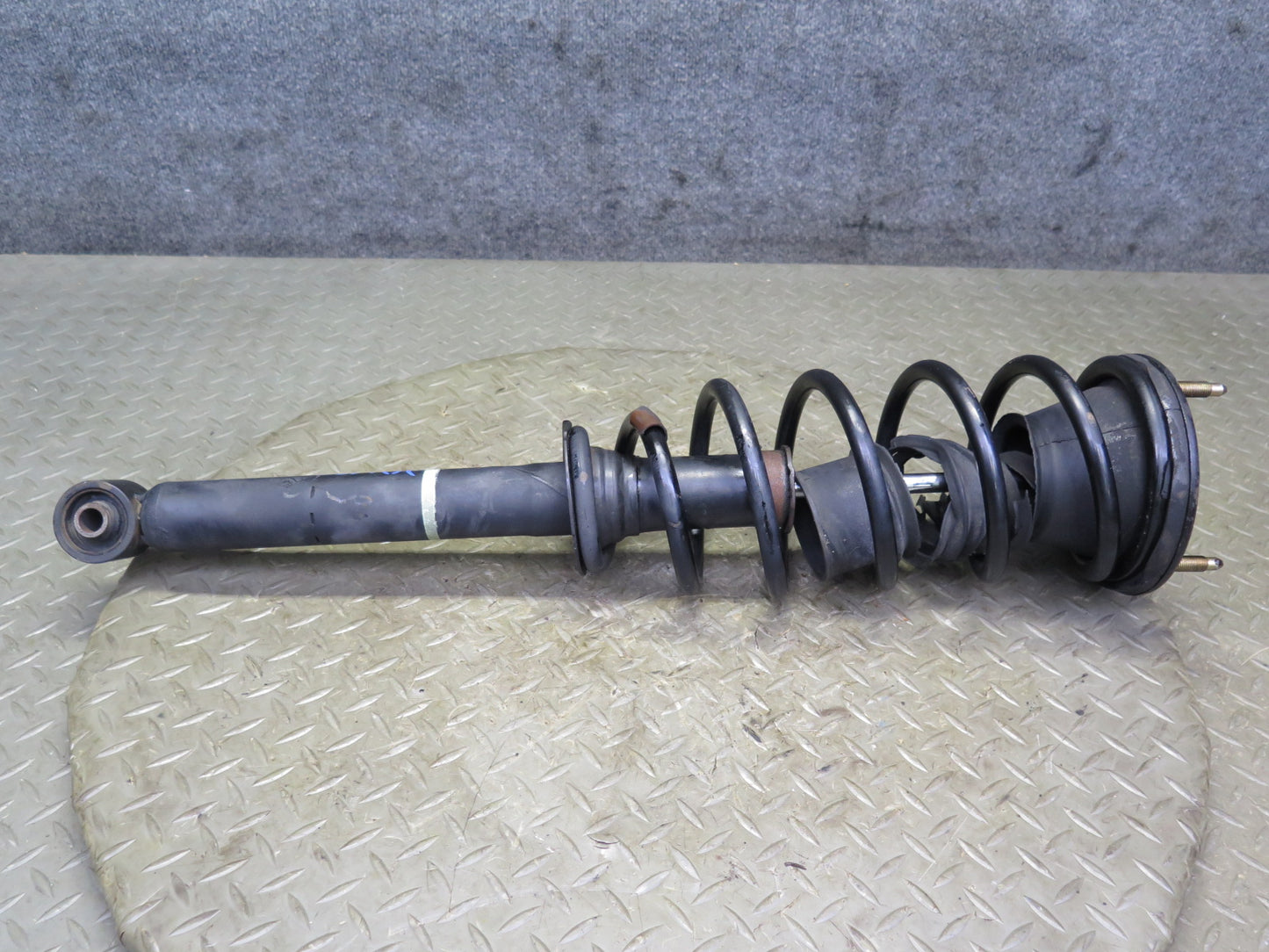 98-00 Lexus UCF20L LS400 RWD Set of 2 Rear Strut Shock Absorber OEM