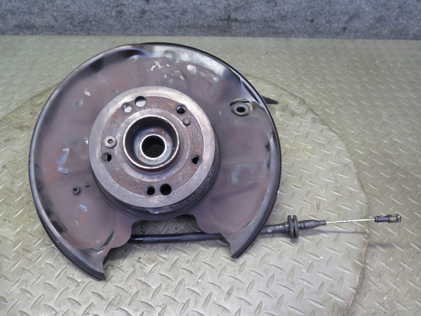 96-02 Mercedes R129 Sl-class Rear Right Spindle Knuckle Wheel Hub Bearing OEM