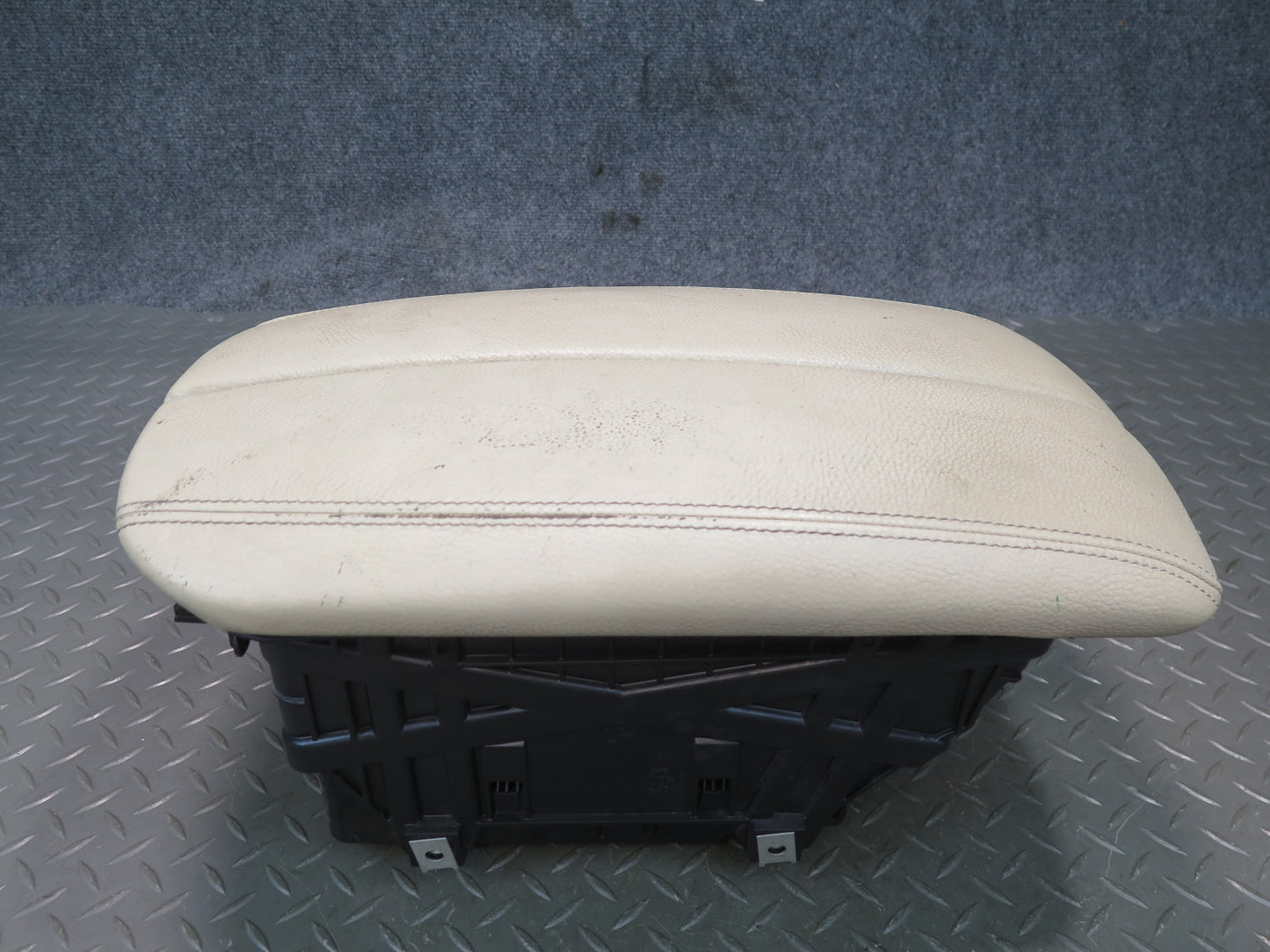 2014-2018 BMW F15 X5 Center Console Leather Armrest Compartment Storage