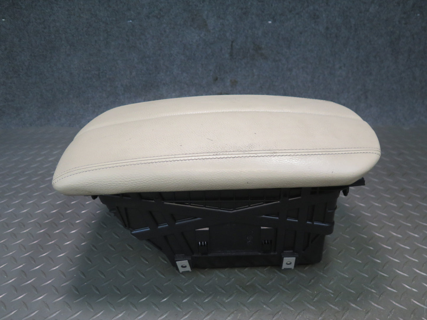 2014-2018 BMW F15 X5 Center Console Leather Armrest Compartment Storage