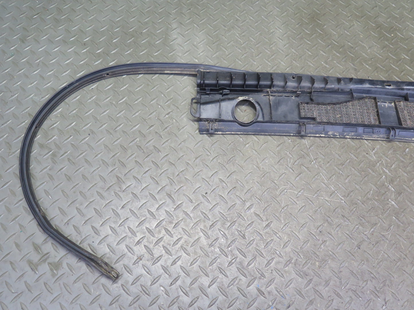1998-2004 Lexus J100 LX470 Front Left & Right Windshield Vent Cowl Seal Set