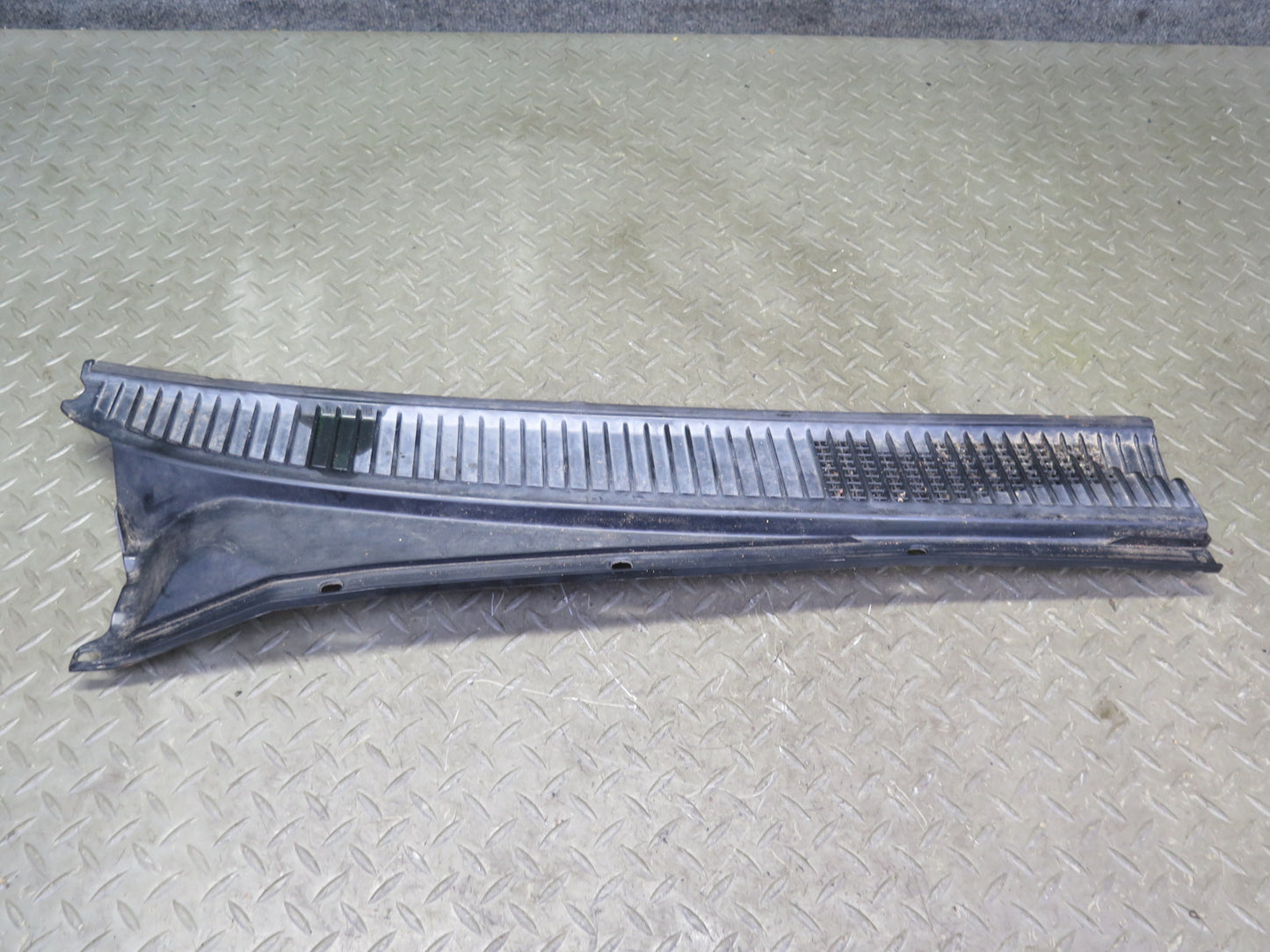 1998-2004 Lexus J100 LX470 Front Left & Right Windshield Vent Cowl Seal Set