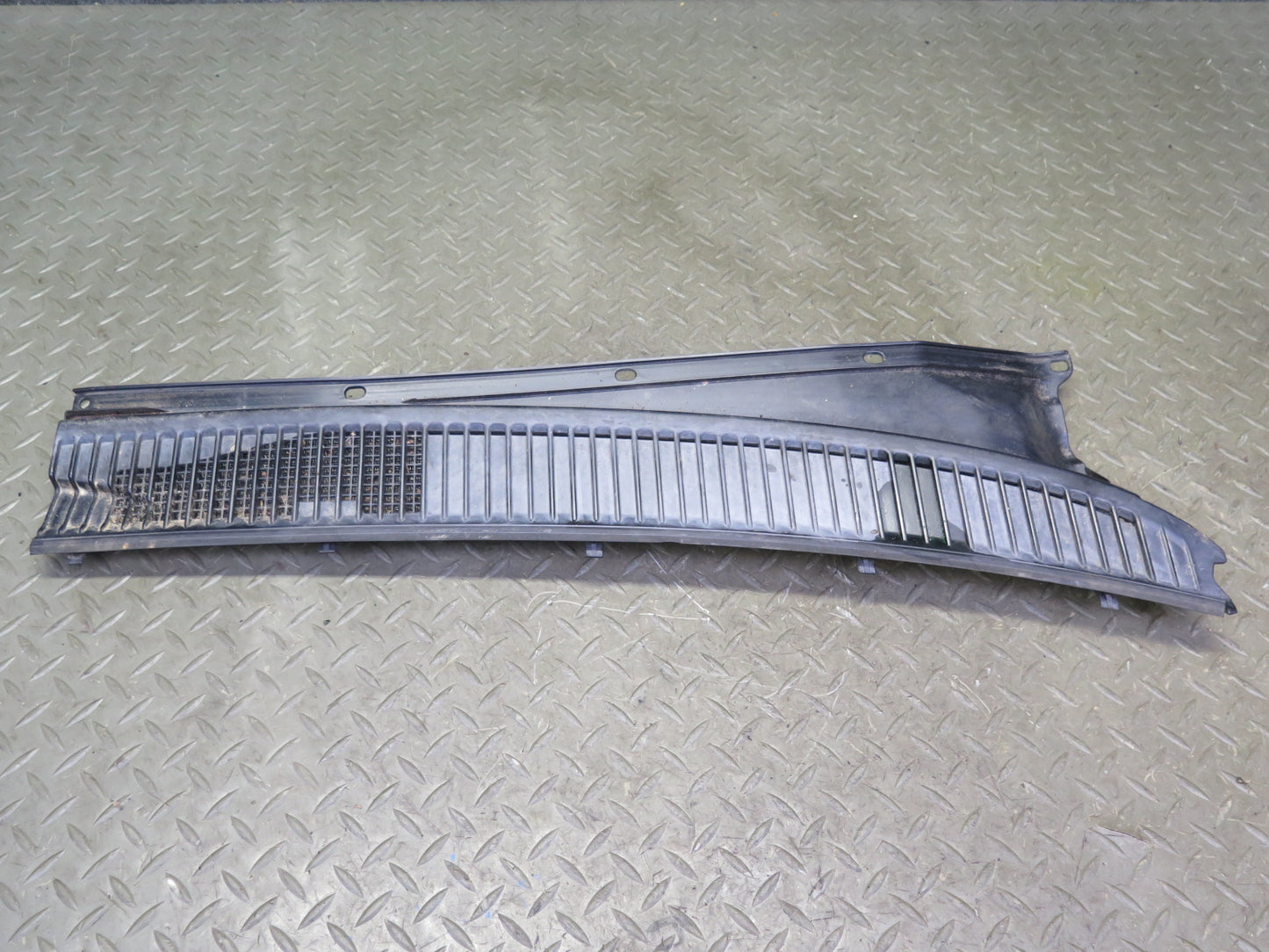 1998-2004 Lexus J100 LX470 Front Left & Right Windshield Vent Cowl Seal Set