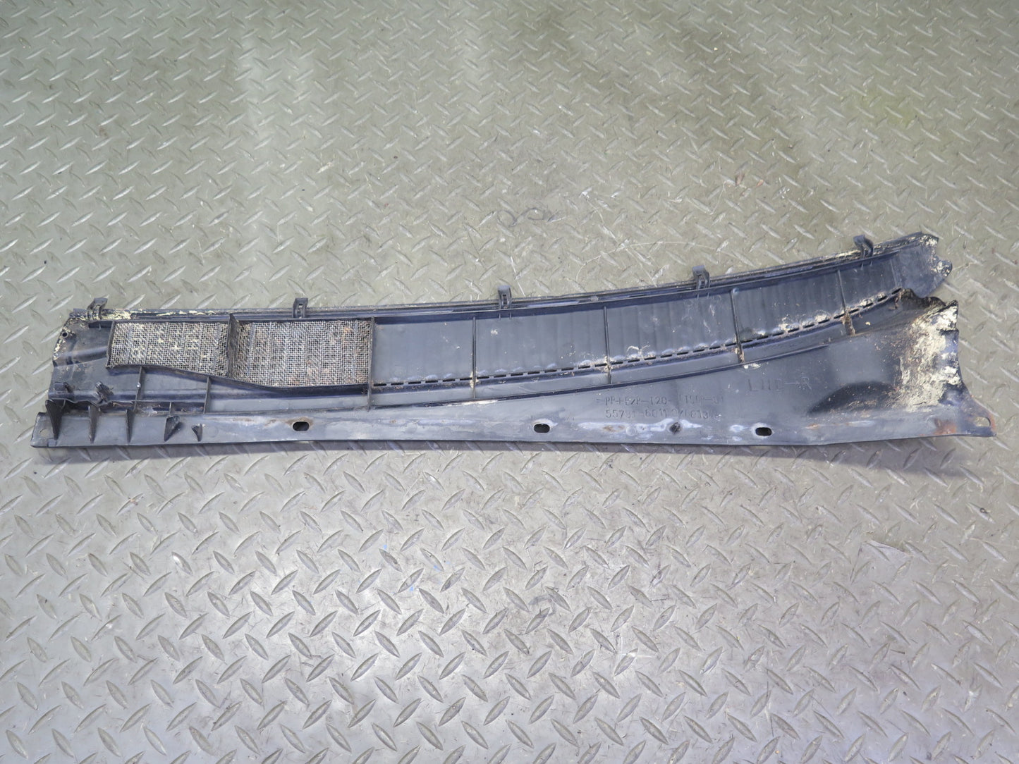 1998-2004 Lexus J100 LX470 Front Left & Right Windshield Vent Cowl Seal Set