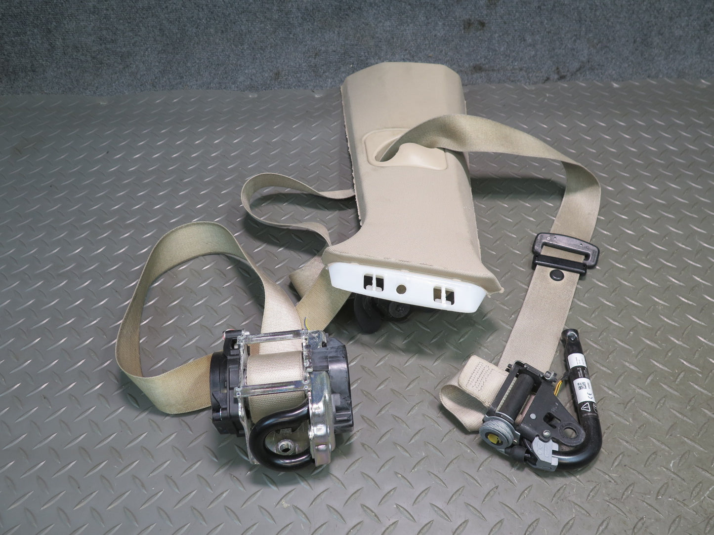 14-18 BMW F15 X5 FRONT RIGHT & LEFT SIDE SEATBELT RETRACTOR W/ B PILLAR TRIM SET OEM