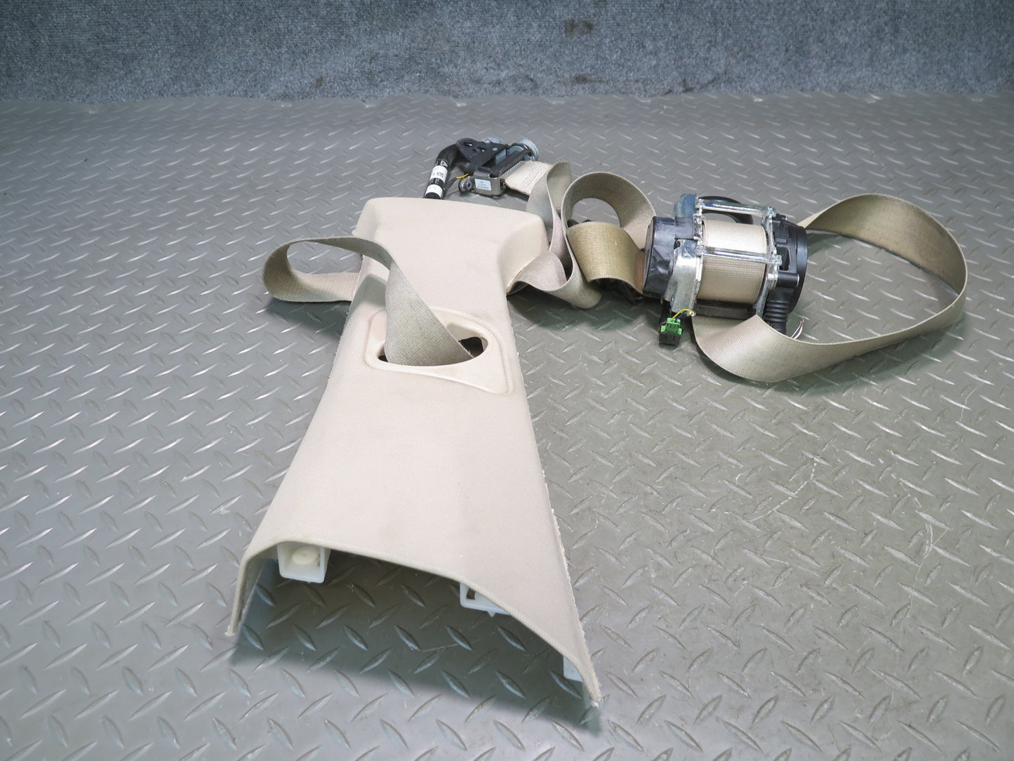 14-18 BMW F15 X5 FRONT RIGHT & LEFT SIDE SEATBELT RETRACTOR W/ B PILLAR TRIM SET OEM