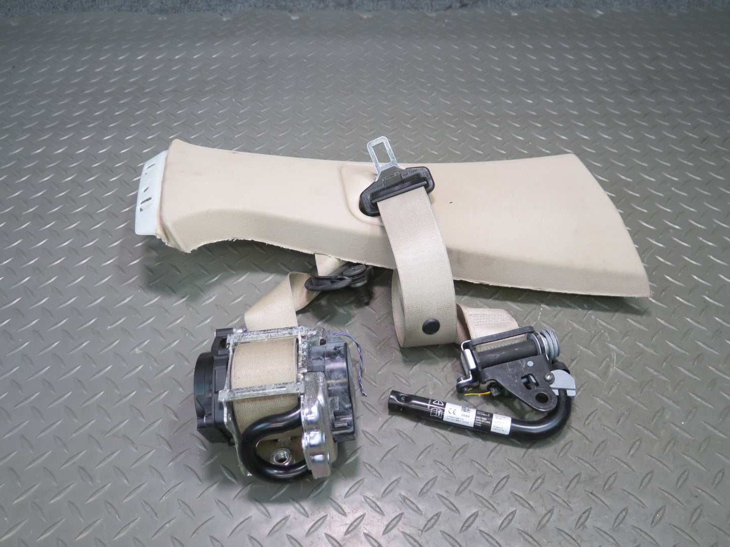 14-18 BMW F15 X5 FRONT RIGHT & LEFT SIDE SEATBELT RETRACTOR W/ B PILLAR TRIM SET OEM