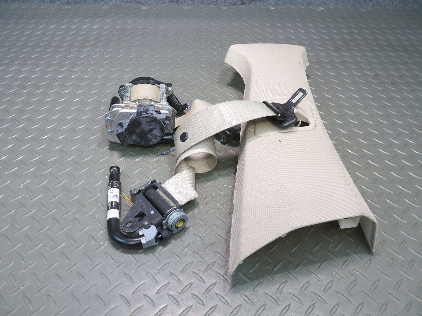 14-18 BMW F15 X5 FRONT RIGHT & LEFT SIDE SEATBELT RETRACTOR W/ B PILLAR TRIM SET OEM