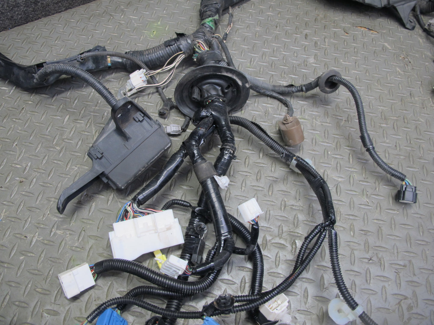 2008 Lexus USE20L Is-f Under Hood Engine Bay Wire Wiring Harness w Fuse Box OEM