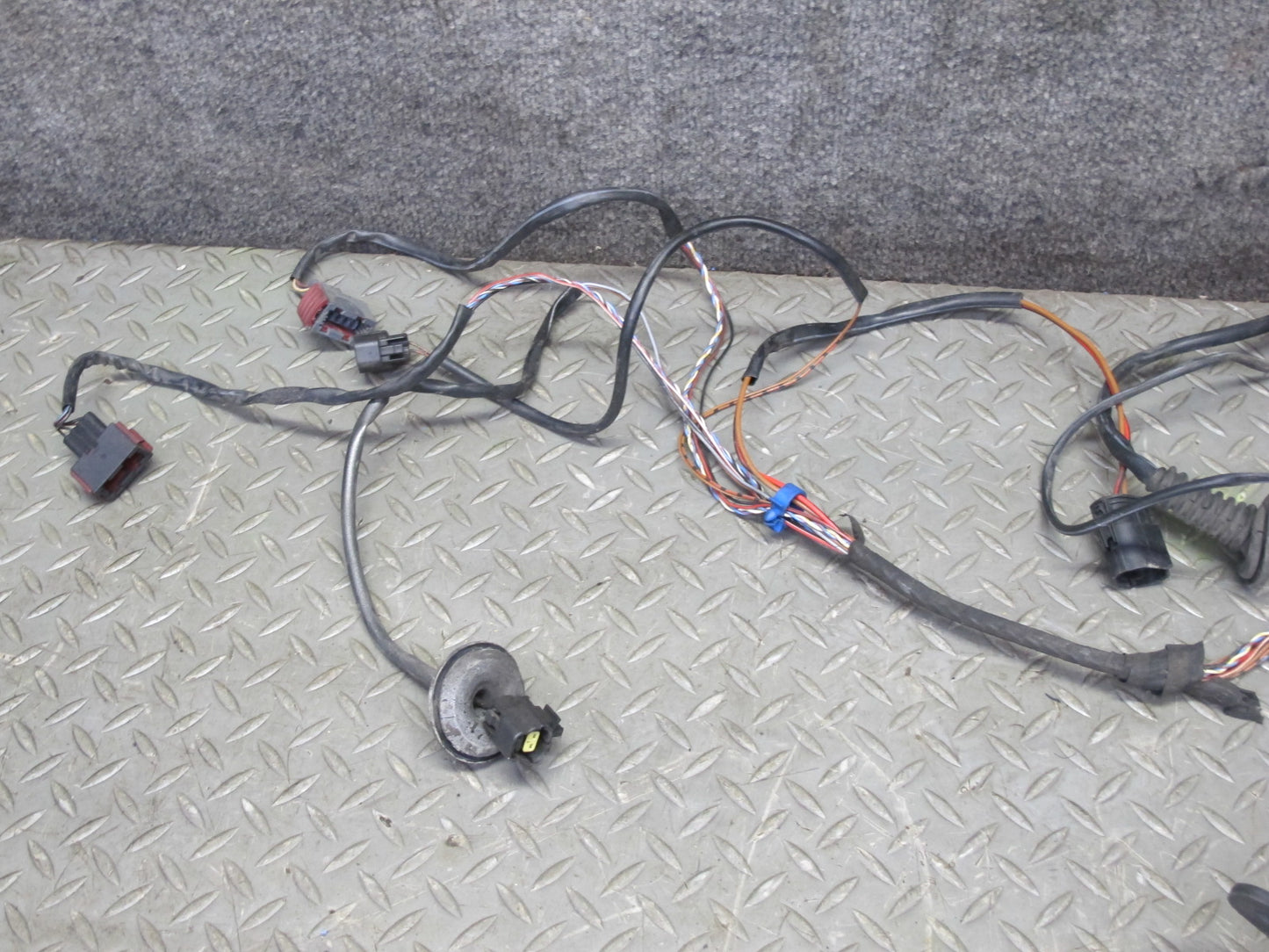 1999 Porsche 911 996 3.4L M96.01 RWD A/T Engine Motor Wire Wiring Harness