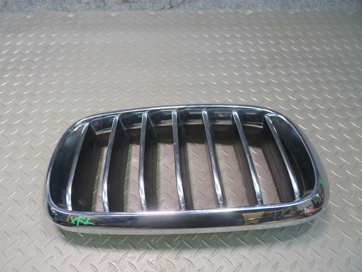 2014-2018 BMW F15 X5 Front Left & Right Hood Kidney Set of 2