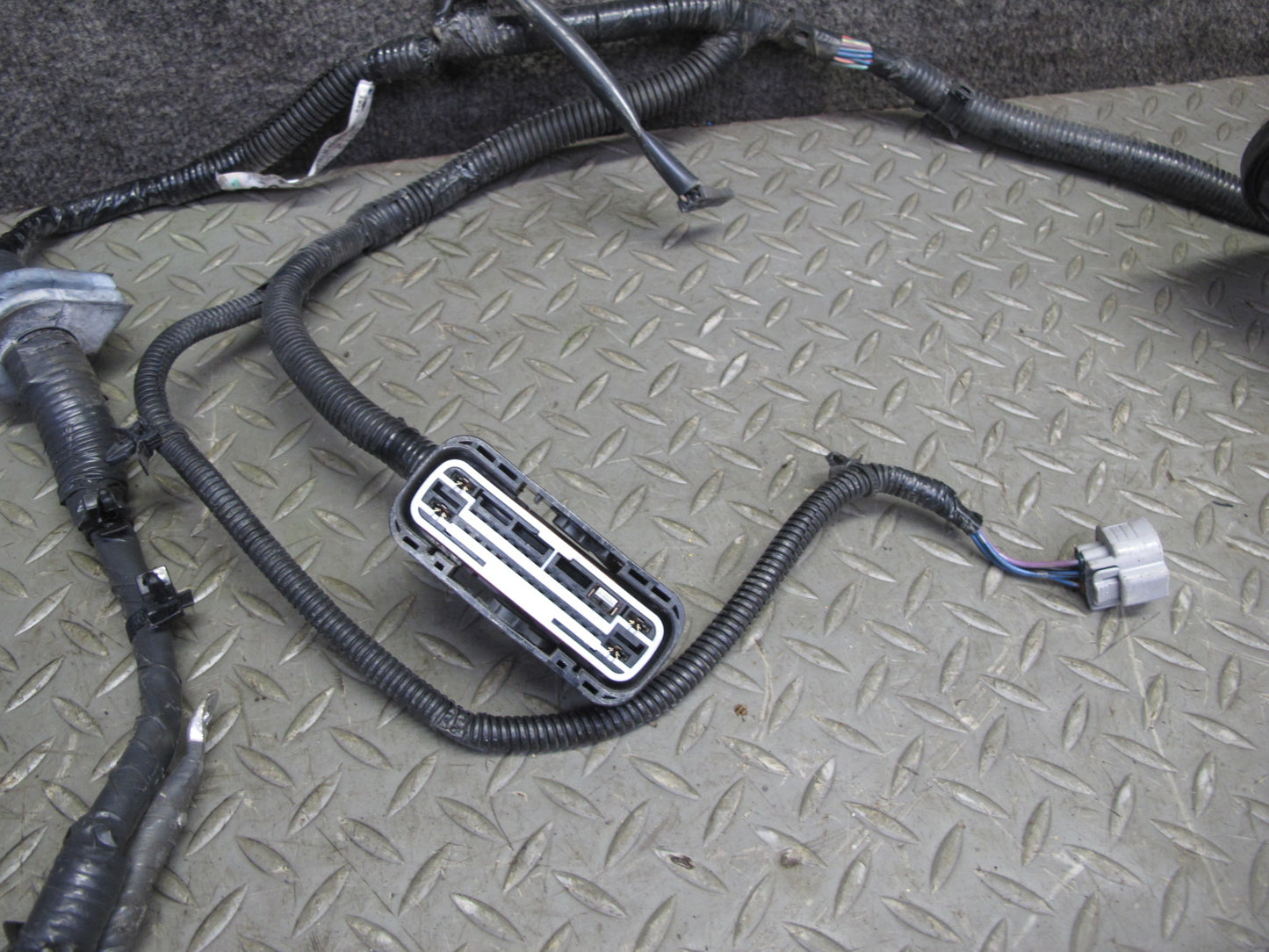 2004 Nissan Z33 350Z3.5L VQ35DE M/T Engine Bay Wire Wiring Harness 24012-CD200