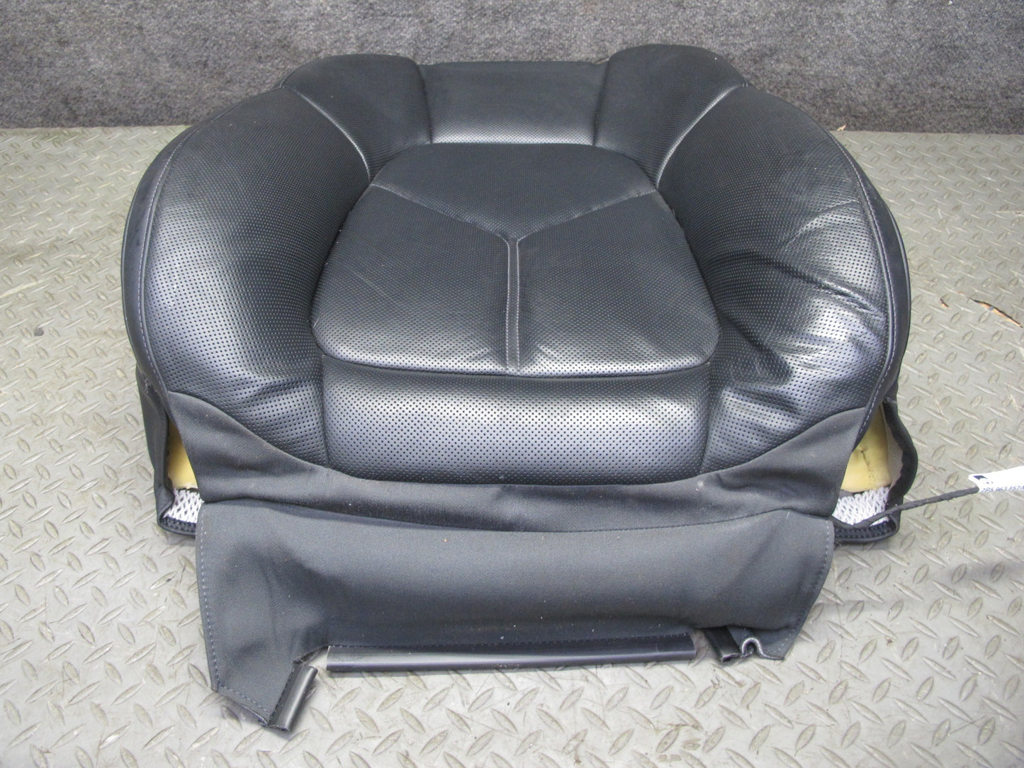 2011-2018 Porsche Cayenne 958 Front Seat Left Side Upper Leather Cushion Black