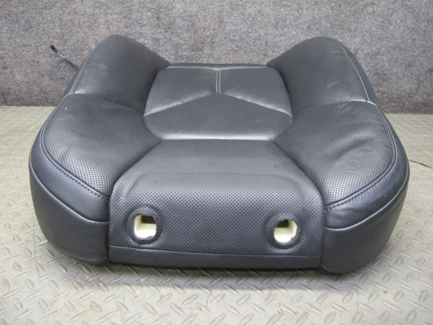 2011-2018 Porsche Cayenne 958 Front Seat Left Side Upper Leather Cushion Black