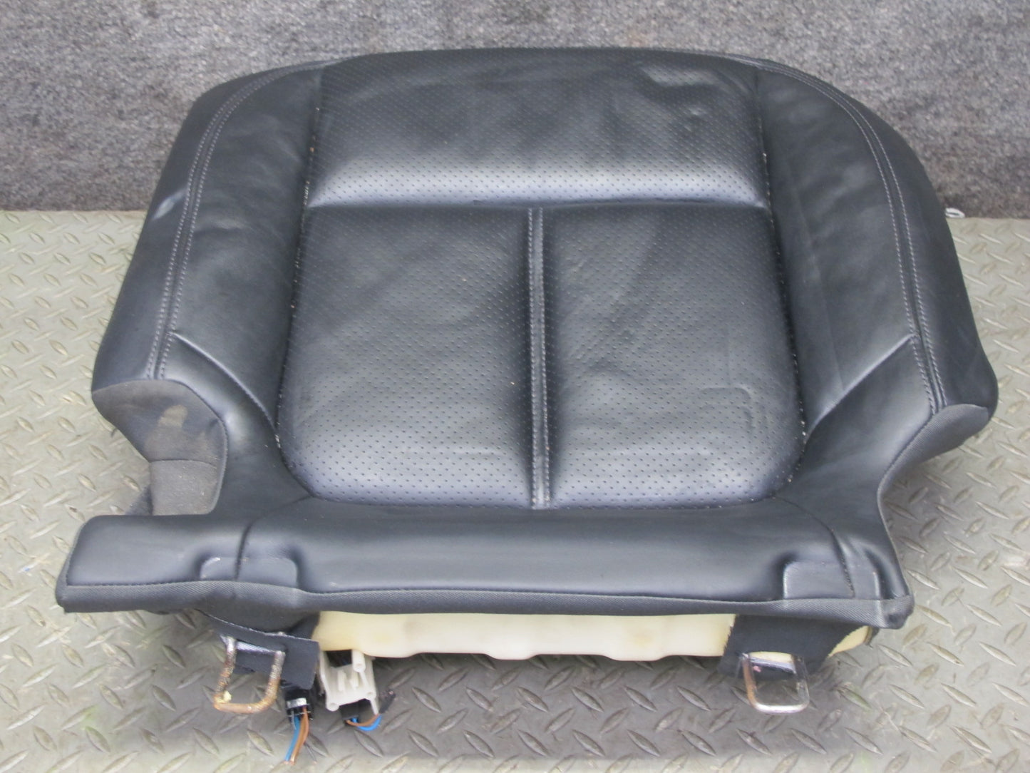 2011-2018 Porsche Cayenne 958 Rear Seat Right Side Lower Leather Cushion Black