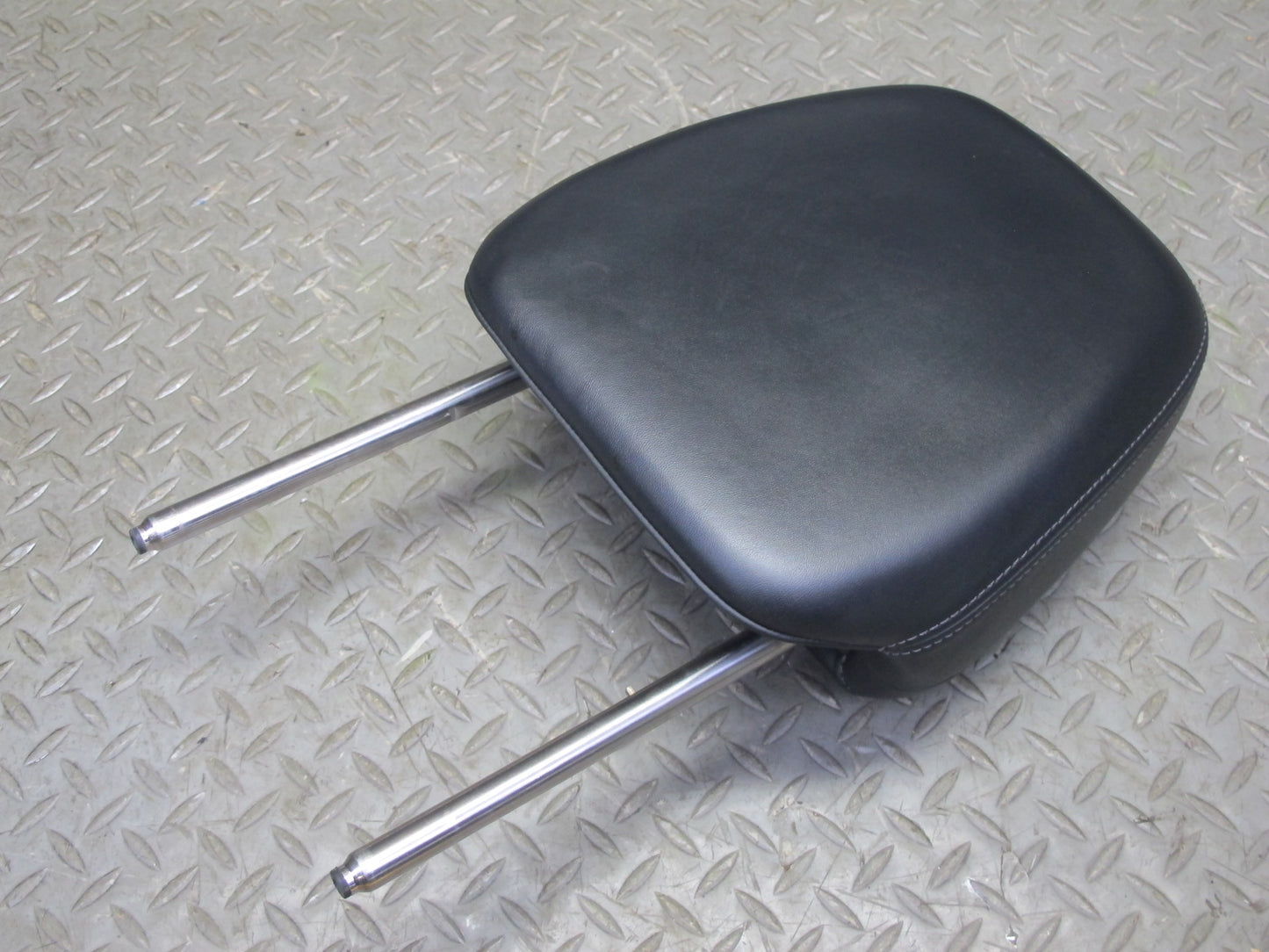 2011-2018 Porsche Cayenne 958 Front Left & Right Side Seat Headrest Set