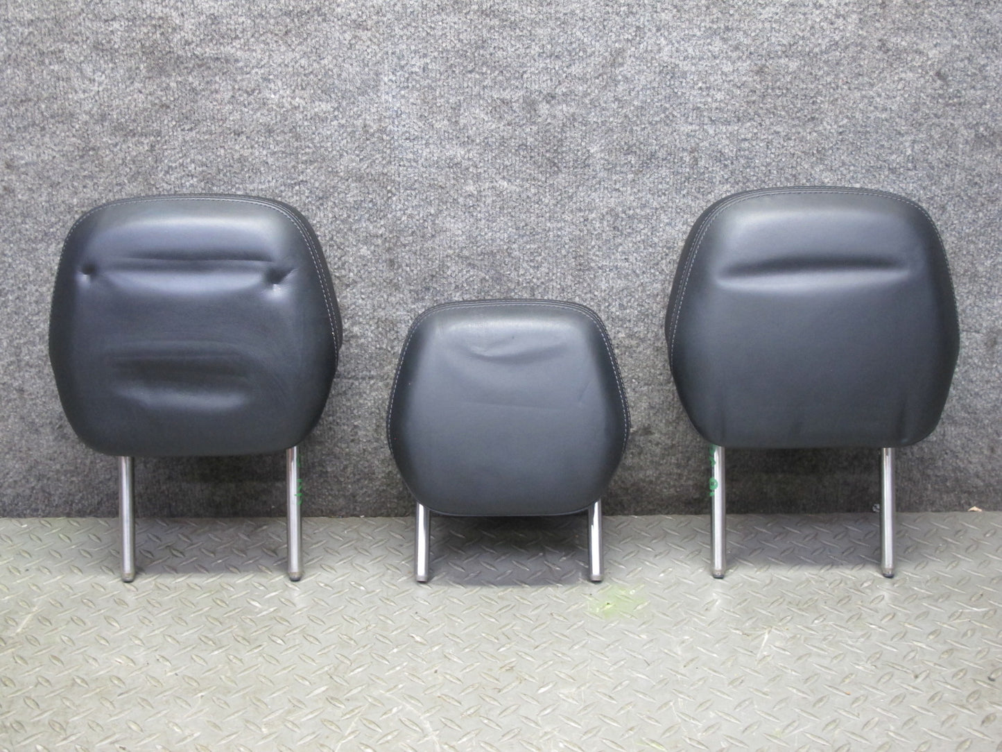 2011-2018 Porsche Cayenne 958 Rear Left Center Right Side Seat Headrest Set