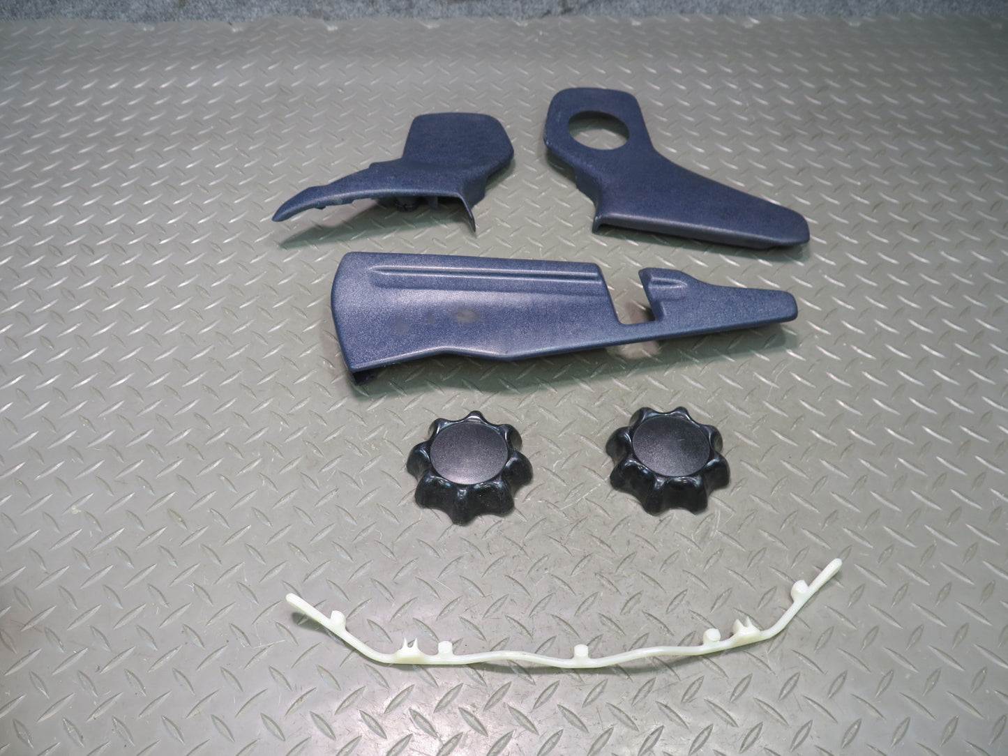 82-85 Mercedes W123 300D Front Right Seat Trim Blue w Adjustment Knob Set OEM