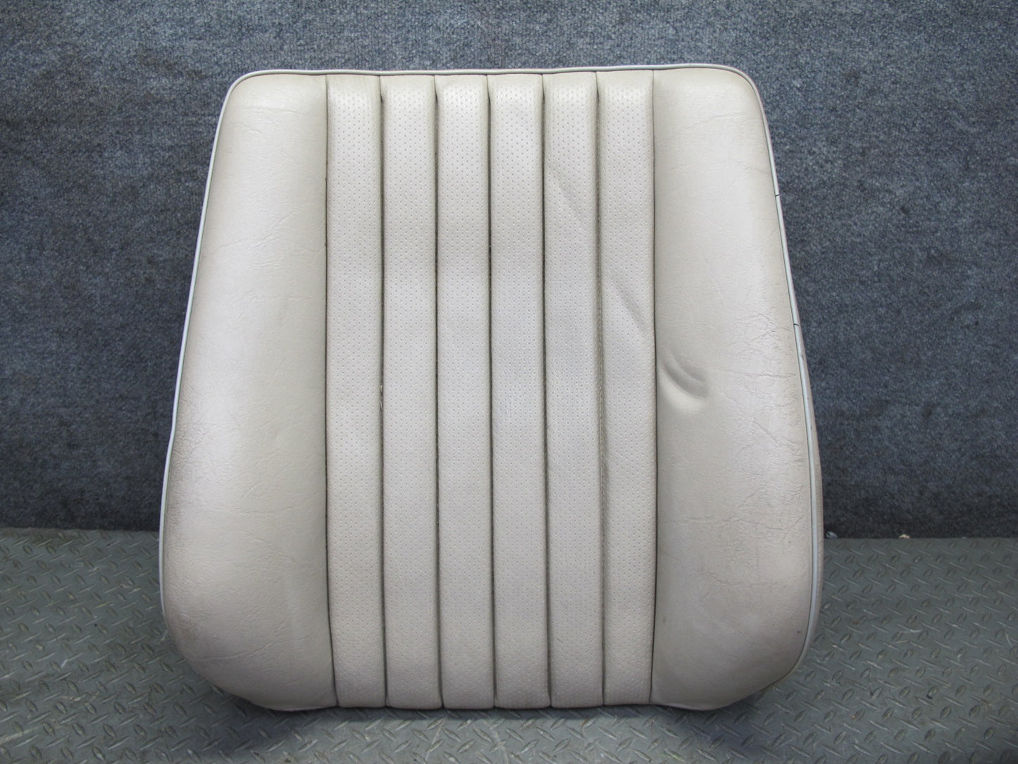 90-95 Mercedes W124 300D Front Left Seat Upper Backrest Cushion Beige OEM