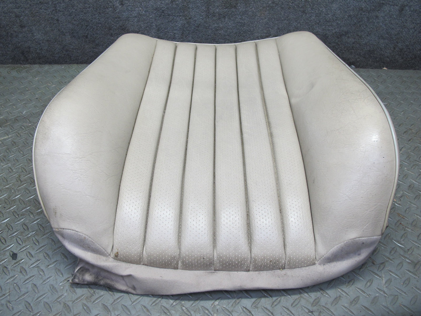 90-95 Mercedes W124 300D Front Left Seat Upper Backrest Cushion Beige OEM