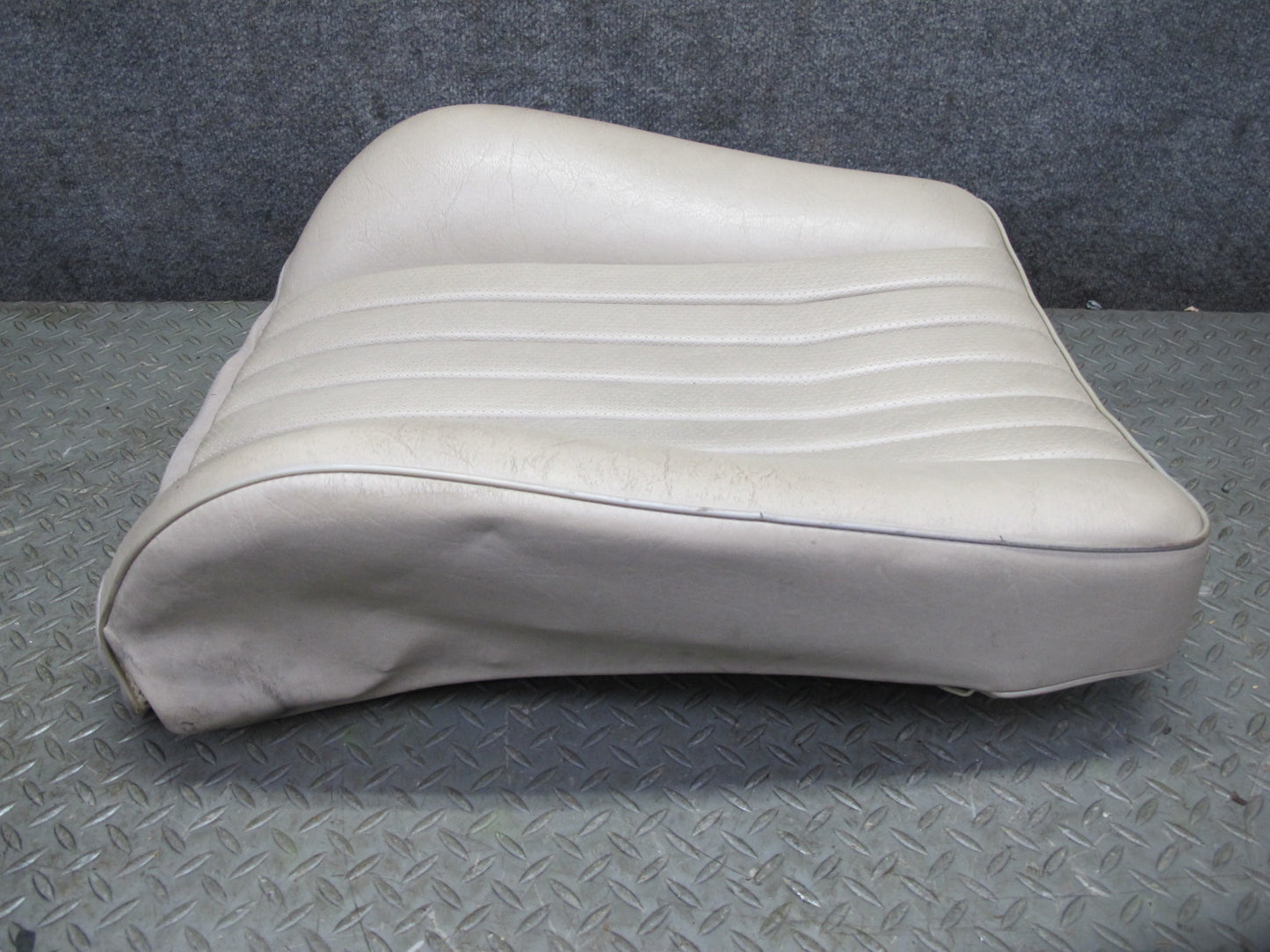 90-95 Mercedes W124 300D Front Left Seat Upper Backrest Cushion Beige OEM