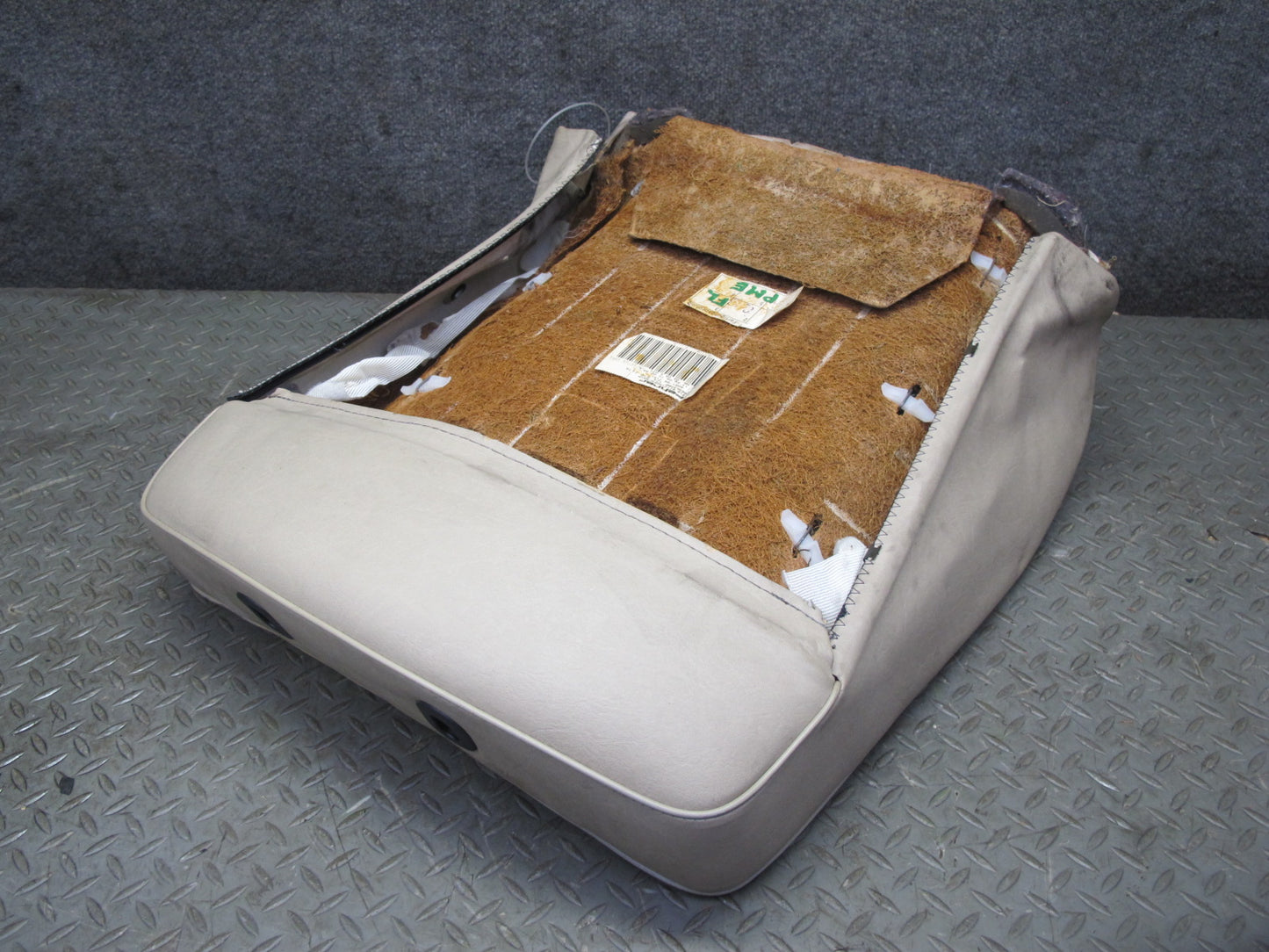 90-95 Mercedes W124 300D Front Left Seat Upper Backrest Cushion Beige OEM