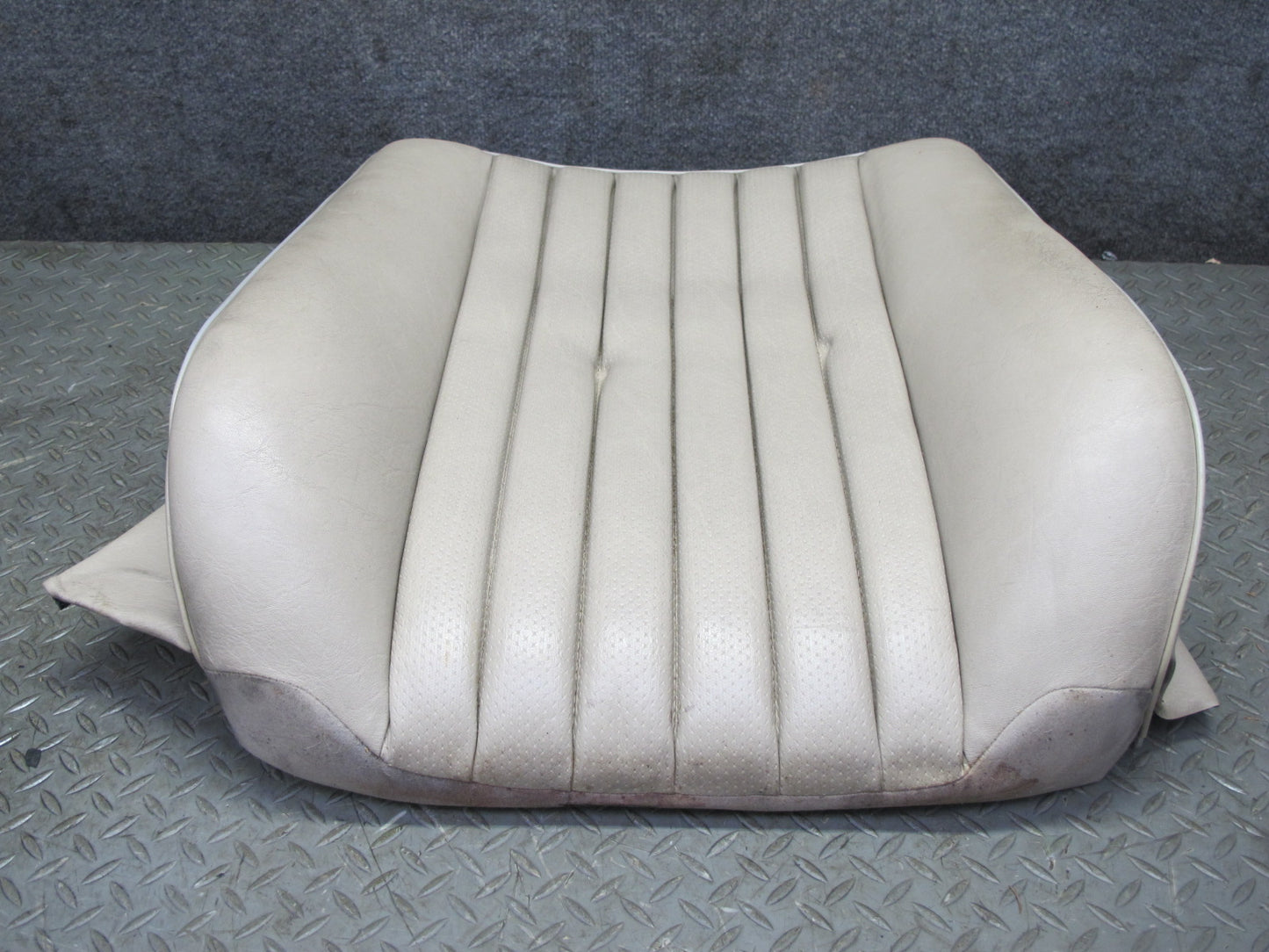 90-95 Mercedes W124 300D Front Right Seat Upper Backrest Cushion Beige OEM