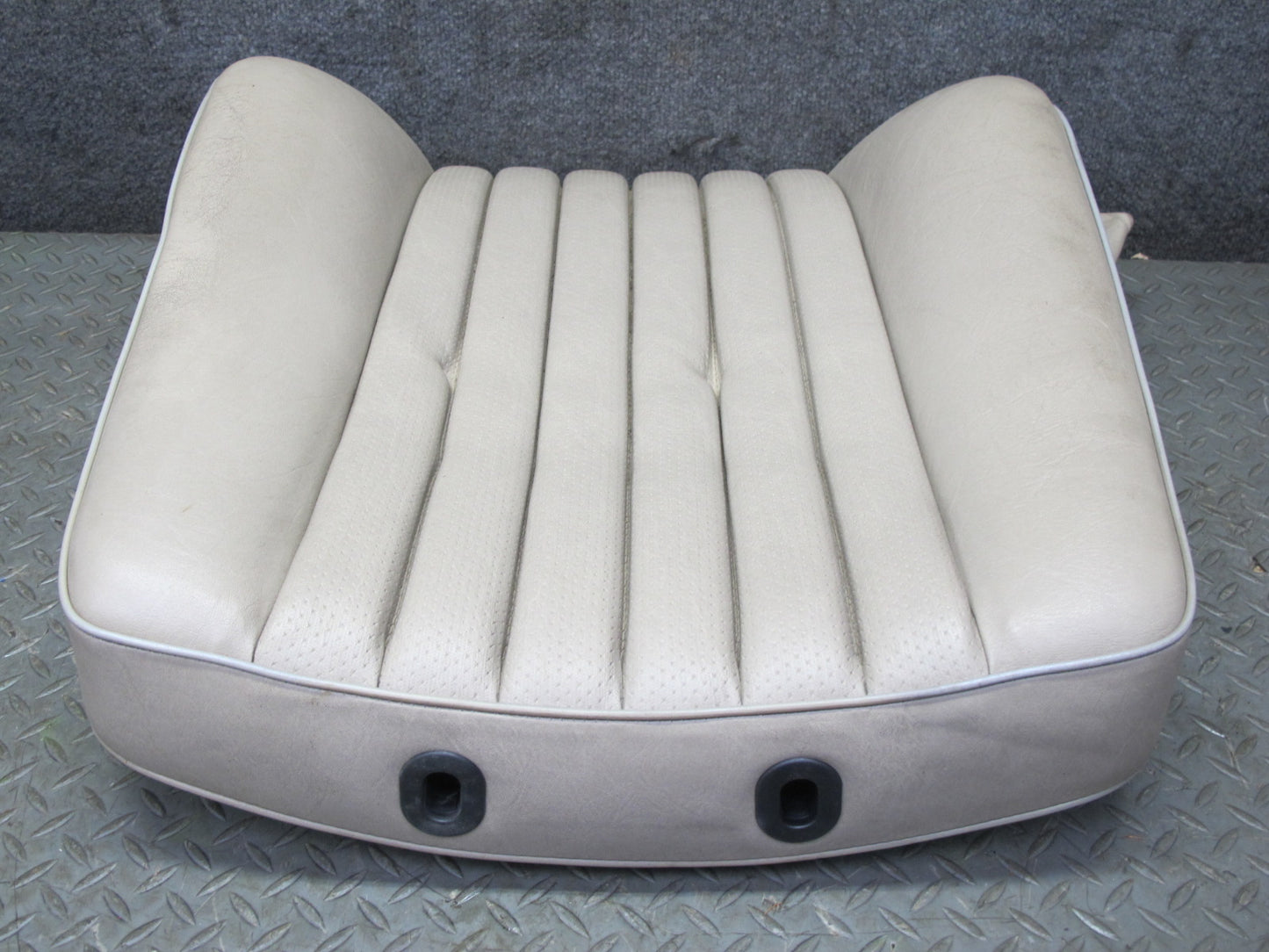 90-95 Mercedes W124 300D Front Right Seat Upper Backrest Cushion Beige OEM